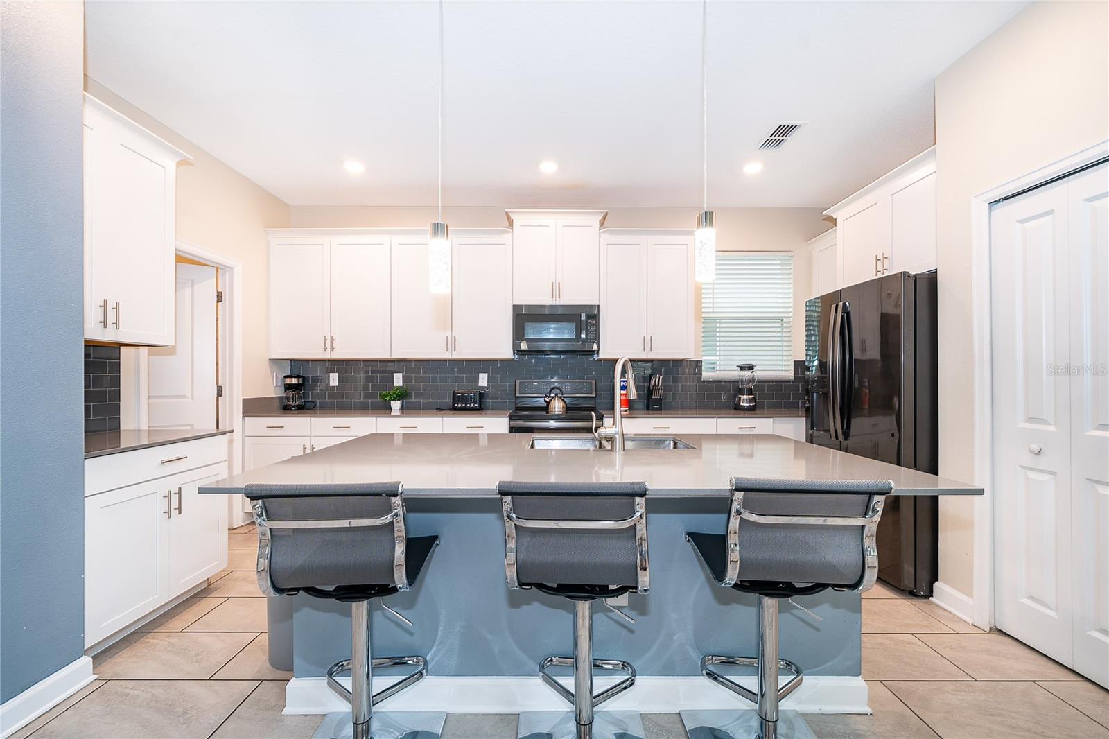 Image 33 of 79 For 4352 Quote Street