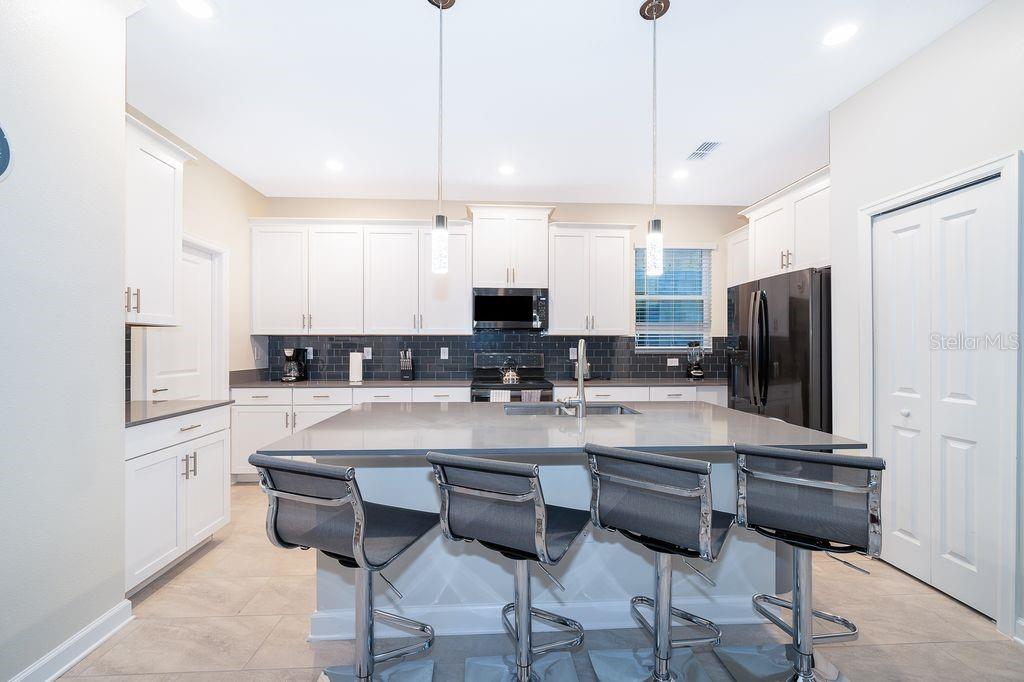 Image 52 of 79 For 4352 Quote Street