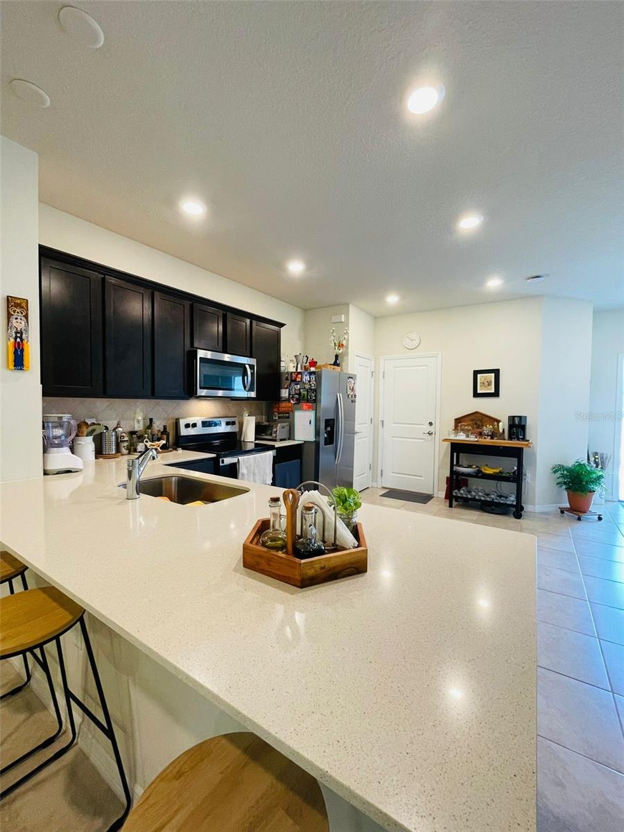 Image 3 of 6 For 4613 Sparkling Shell Avenue