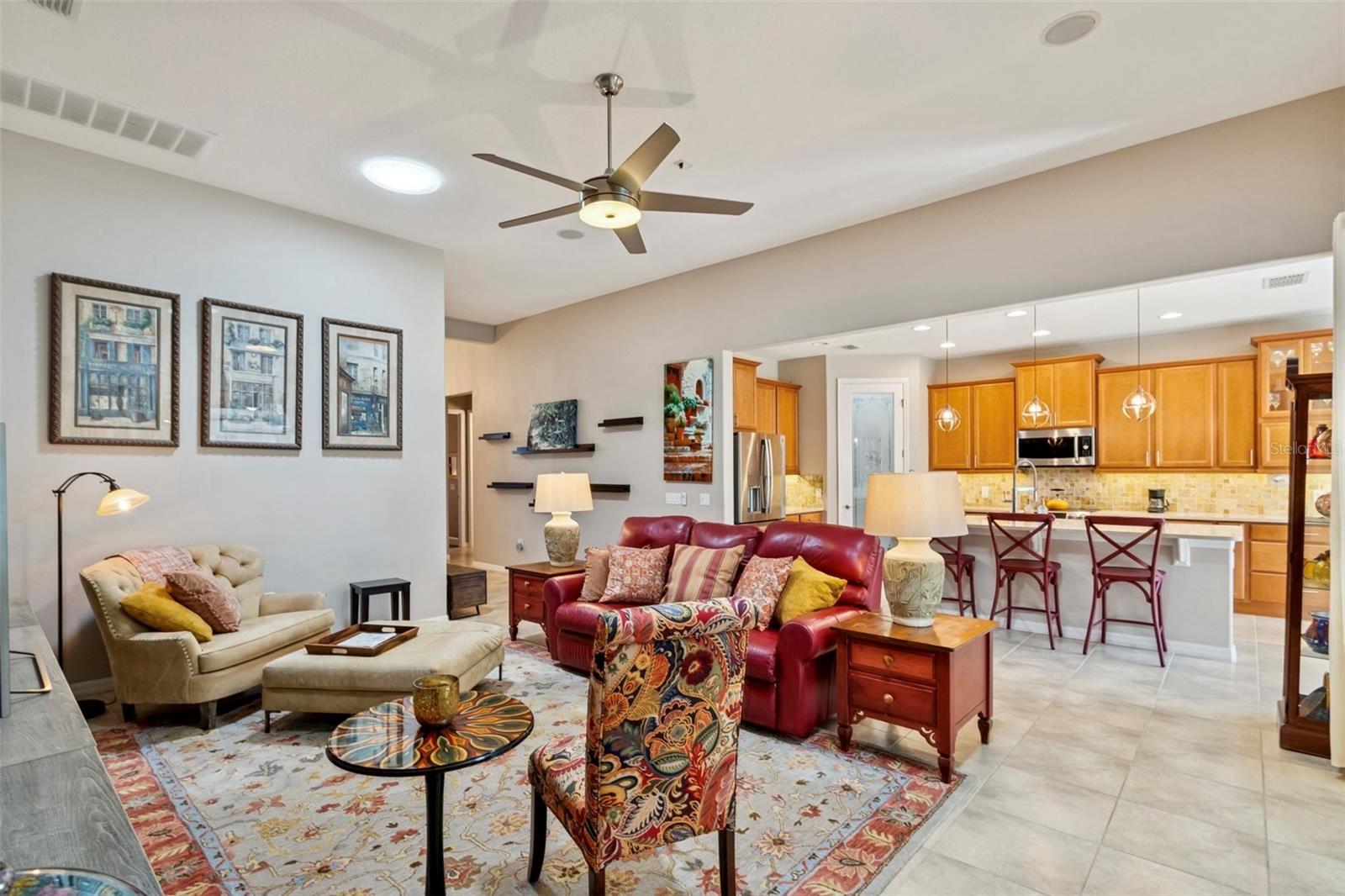 Image 11 of 75 For 825 San Raphael St