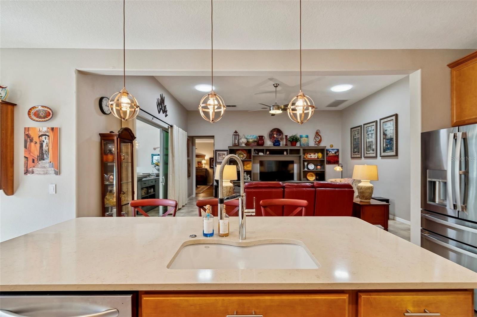 Image 16 of 75 For 825 San Raphael St