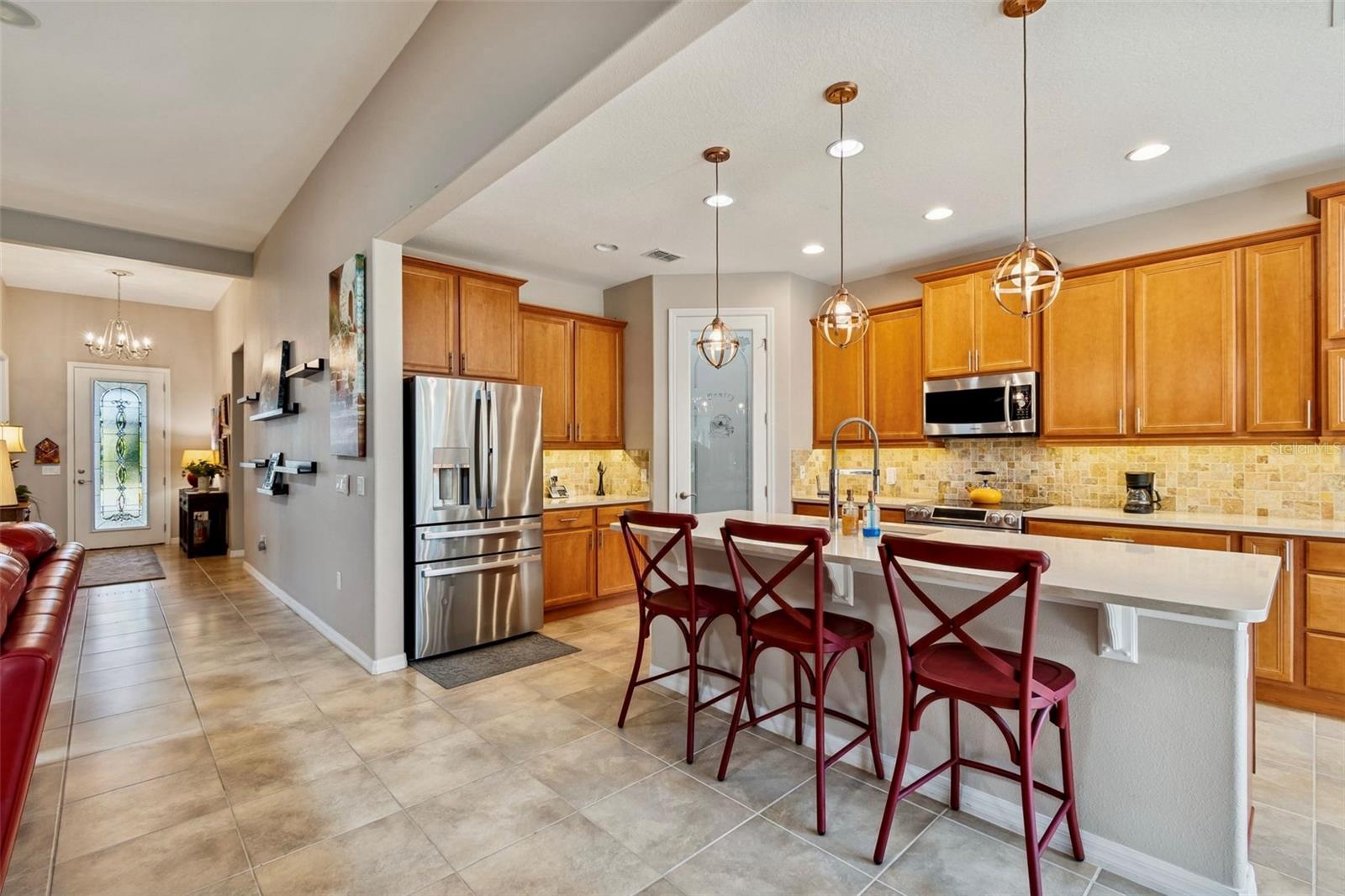 Image 17 of 75 For 825 San Raphael St