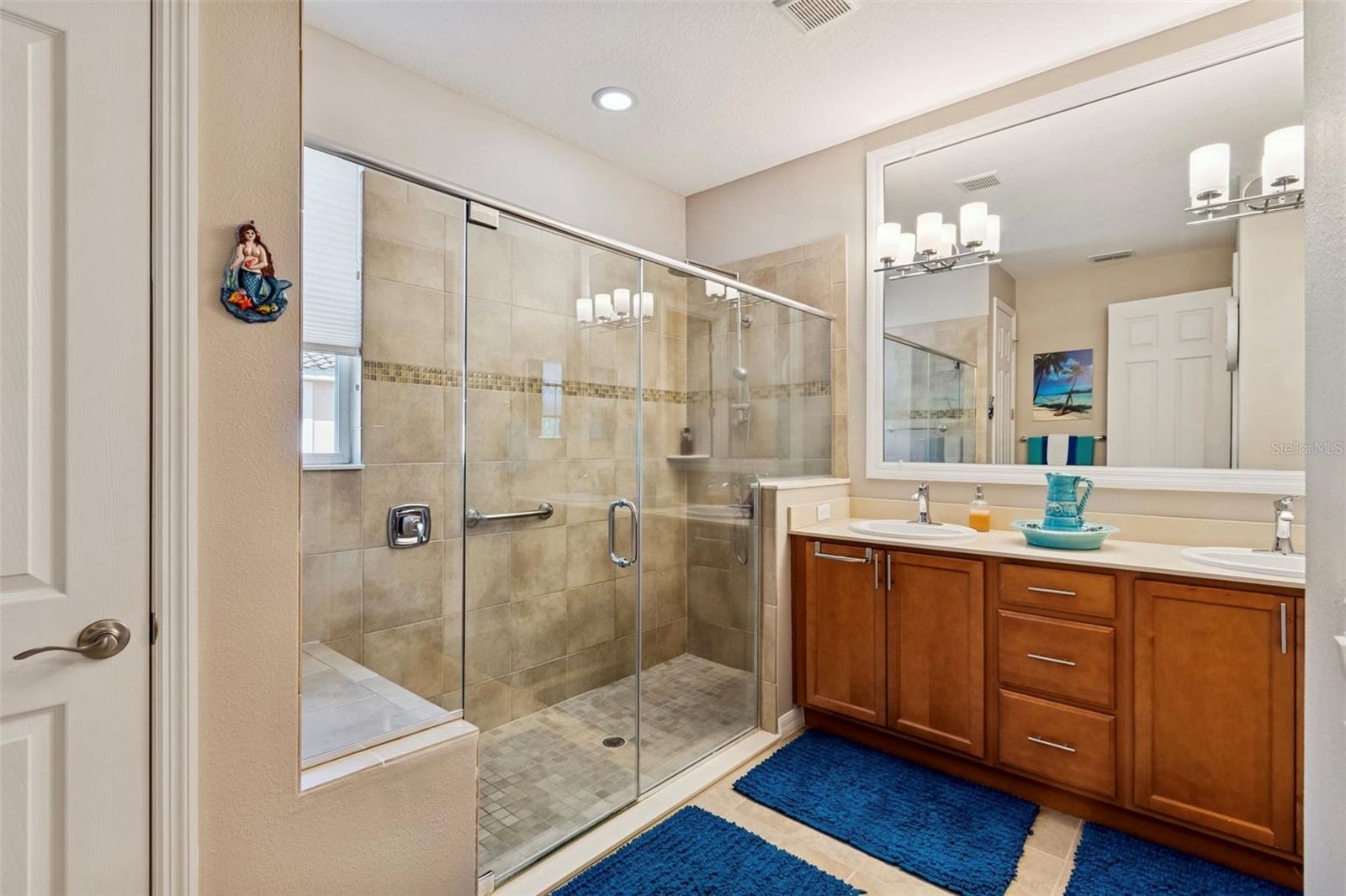 Image 31 of 75 For 825 San Raphael St