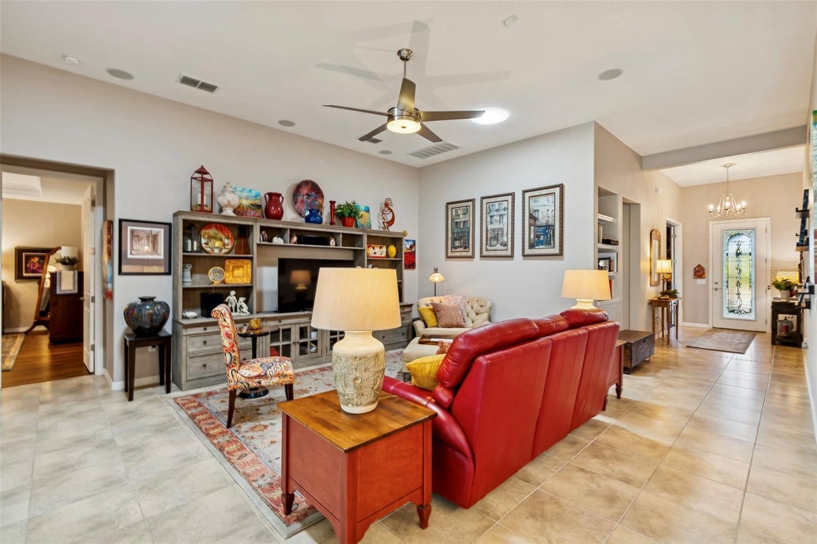 Image 6 of 75 For 825 San Raphael St