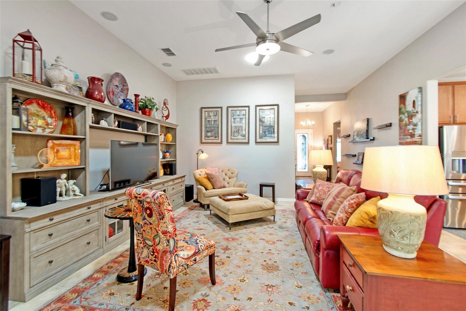 Image 7 of 75 For 825 San Raphael St