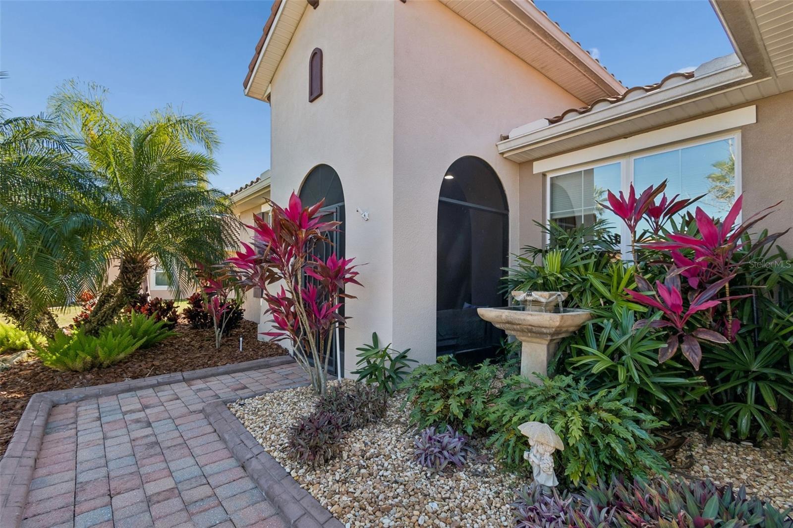 Image 73 of 75 For 825 San Raphael St