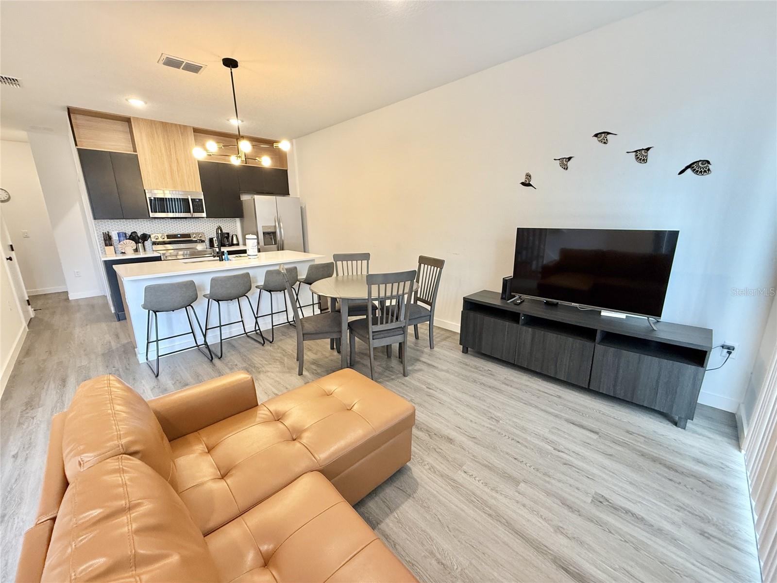 Image 2 of 10 For 8759 Zen Drive