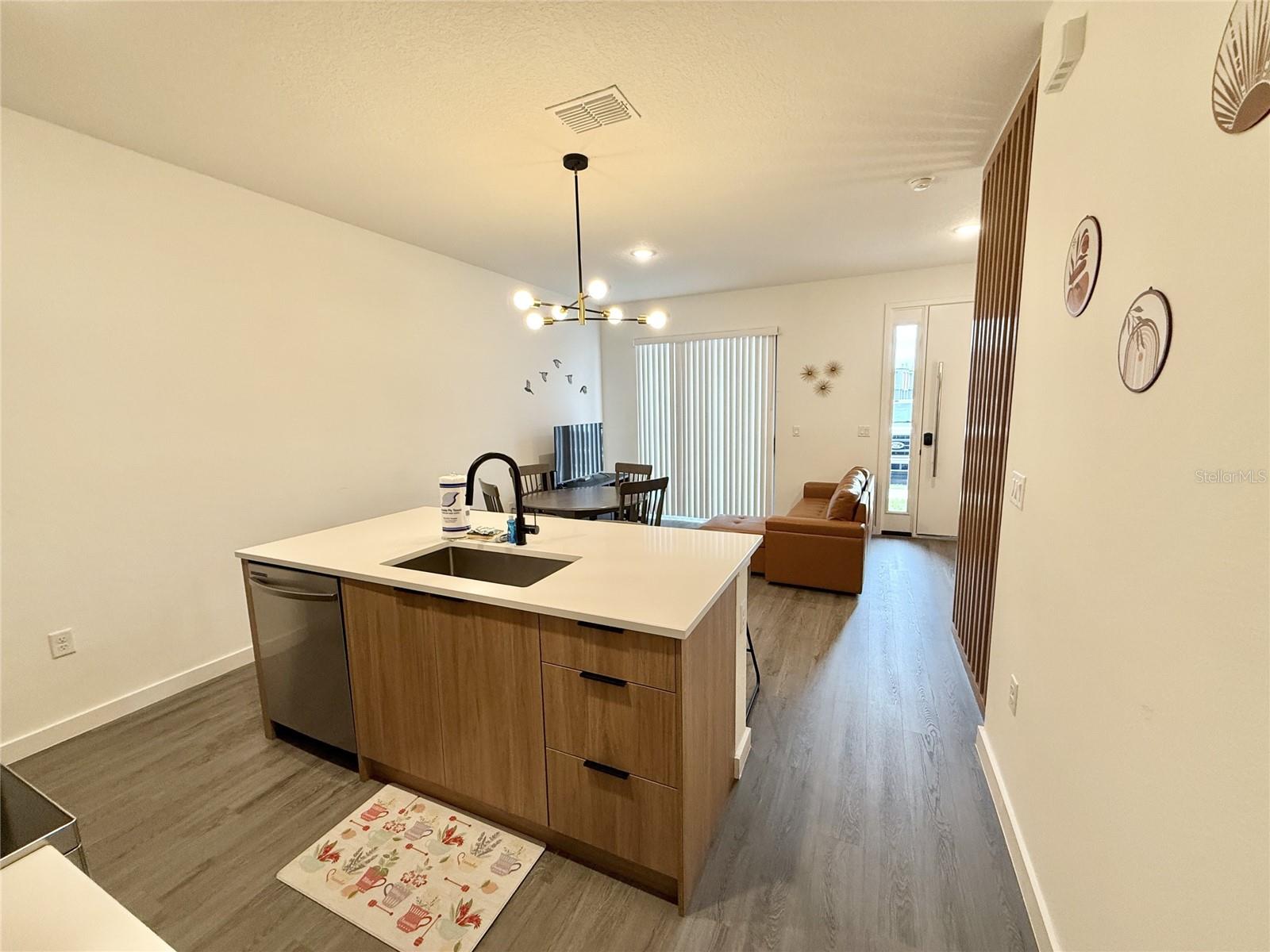 Image 3 of 10 For 8759 Zen Drive