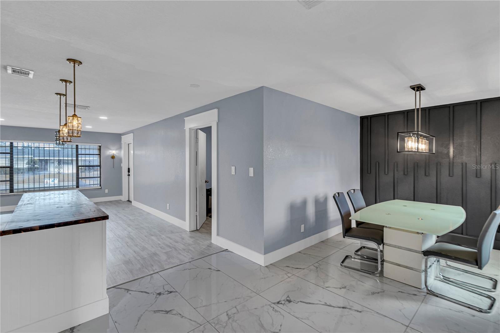 Image 11 of 33 For 6420 Appian Way