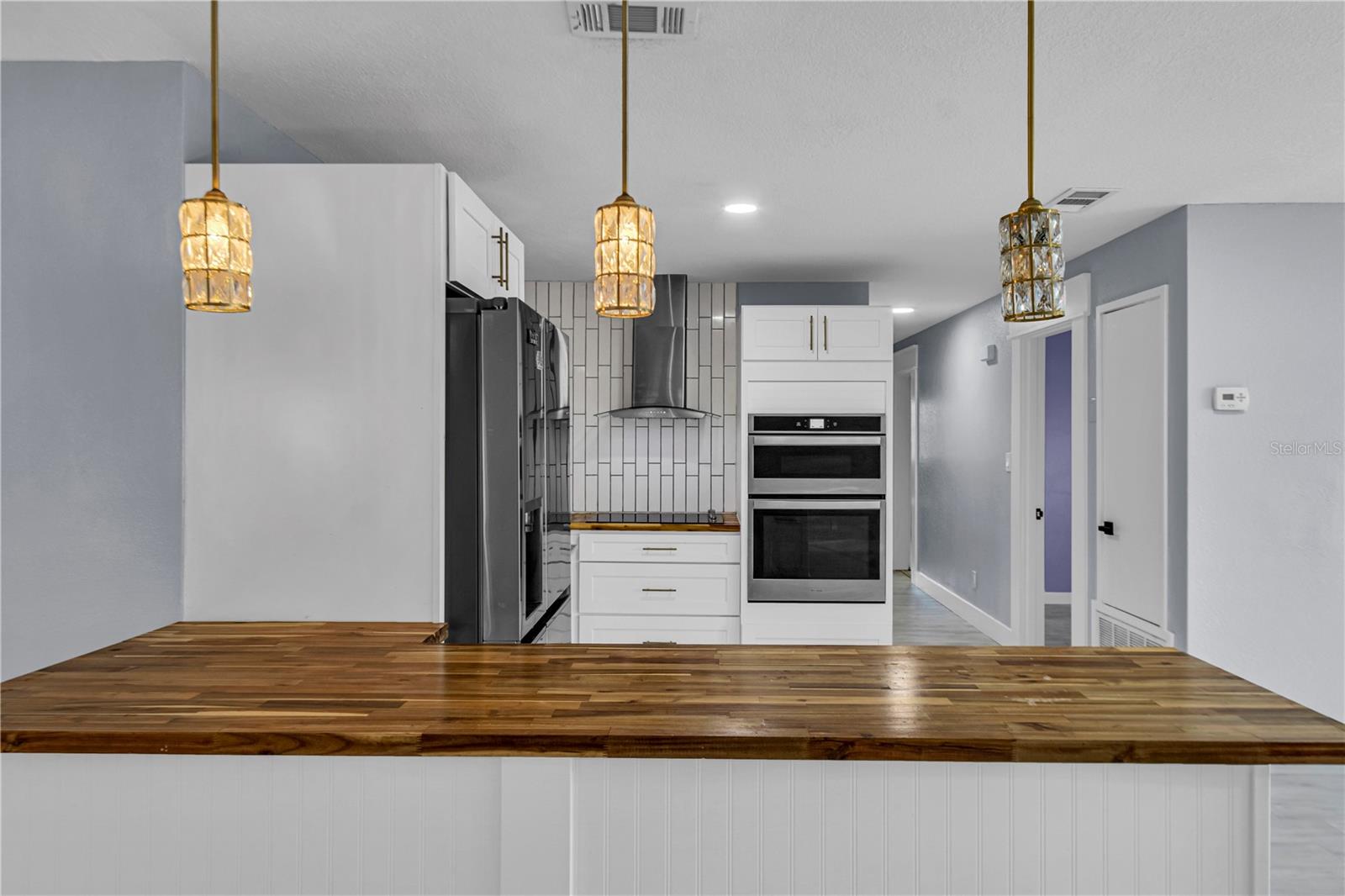 Image 16 of 33 For 6420 Appian Way