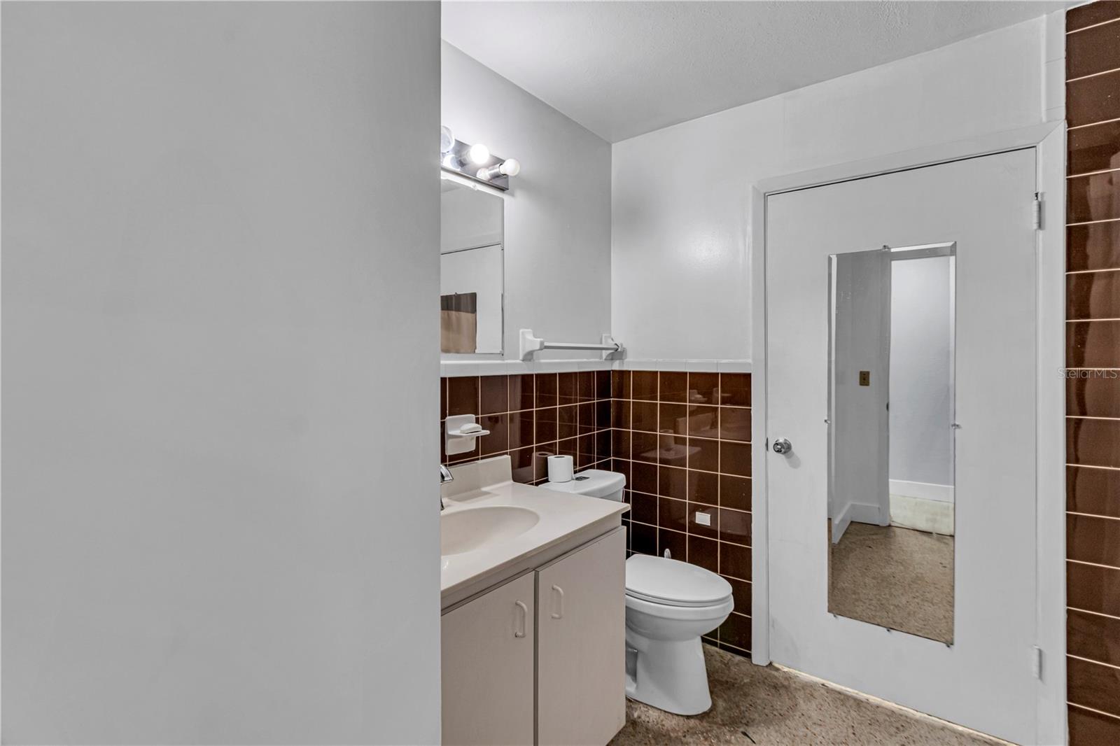 Image 19 of 33 For 6420 Appian Way