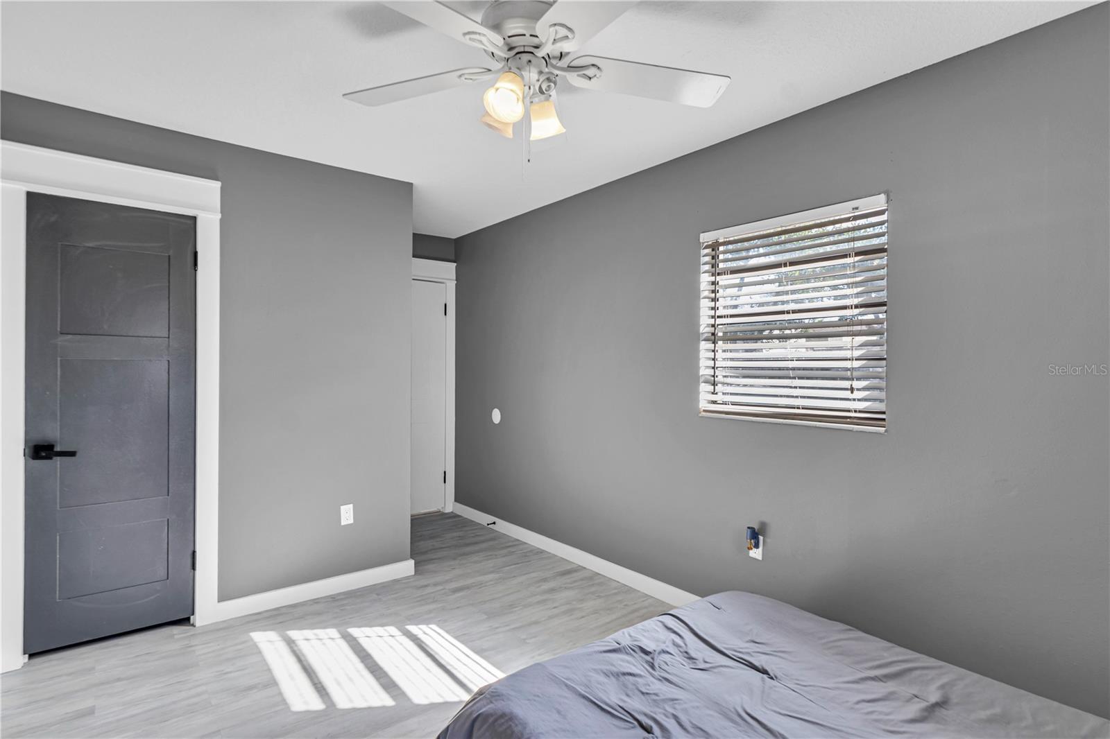 Image 22 of 33 For 6420 Appian Way