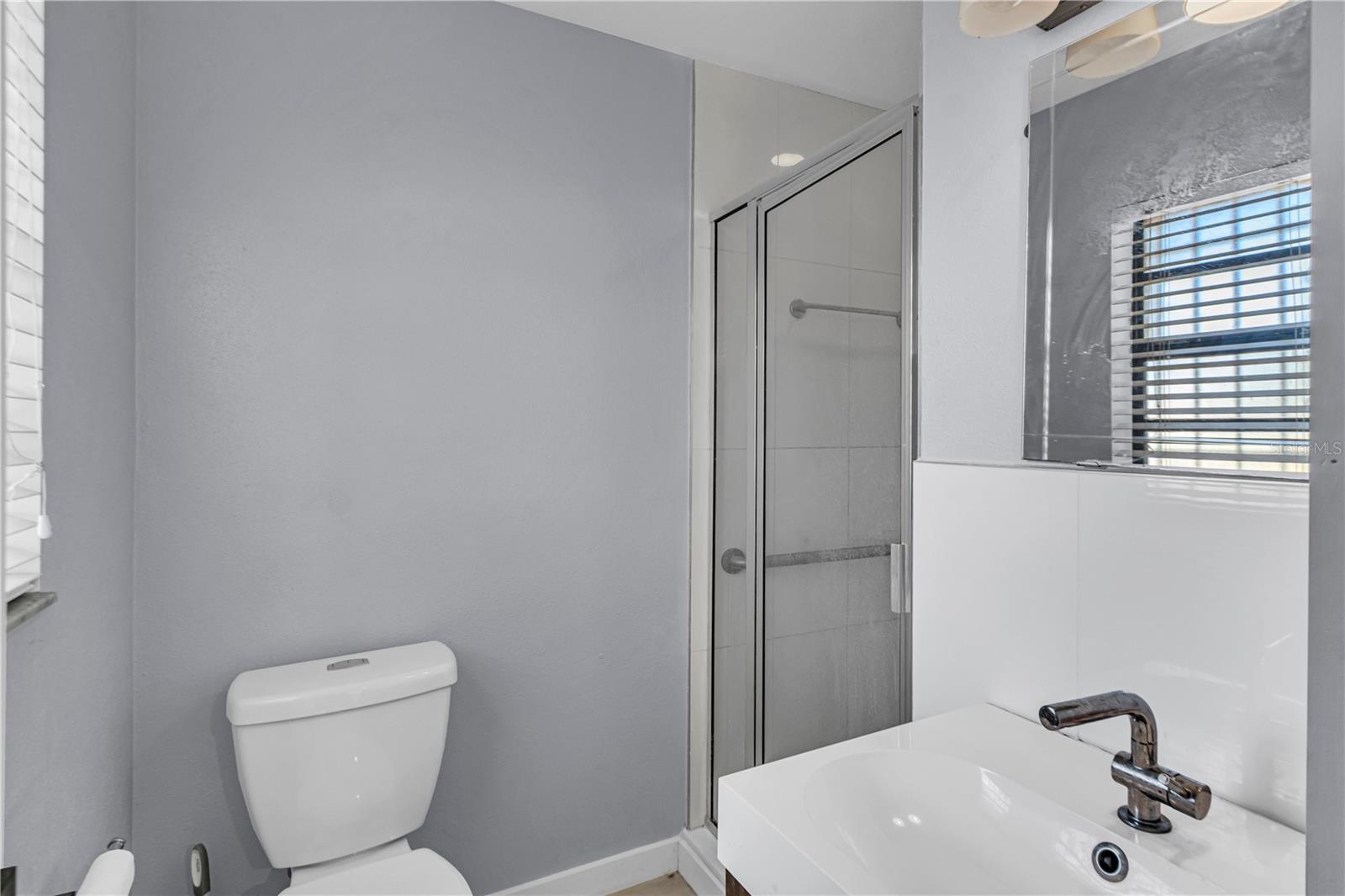 Image 26 of 33 For 6420 Appian Way