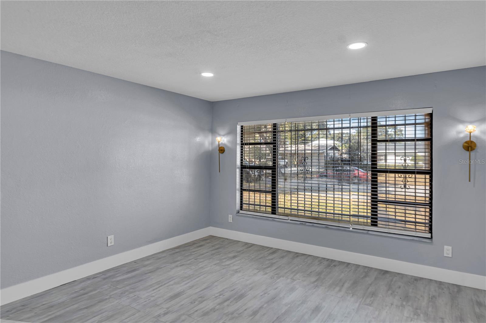 Image 8 of 33 For 6420 Appian Way