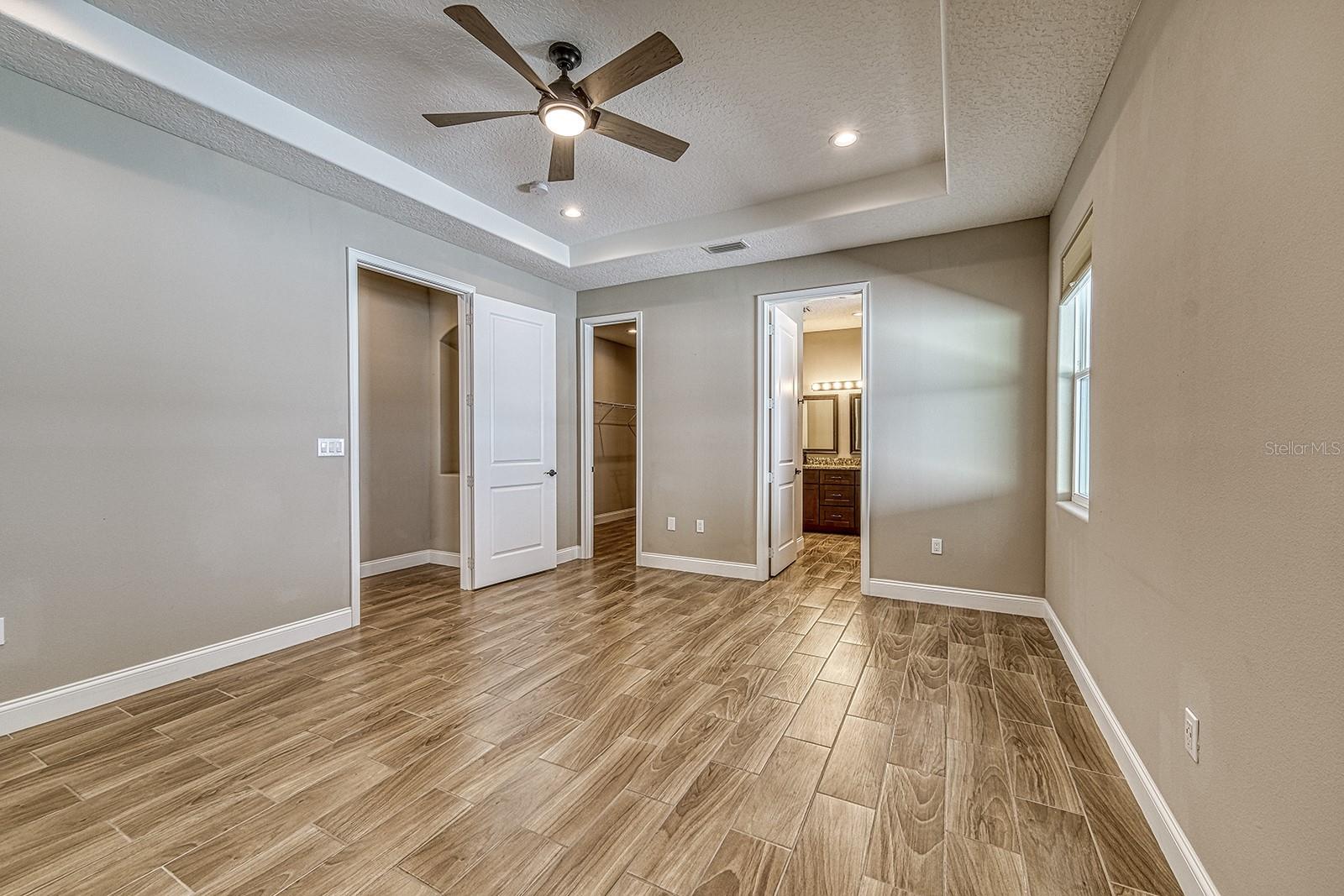 Image 30 of 54 For 6592 Taxiway Circle