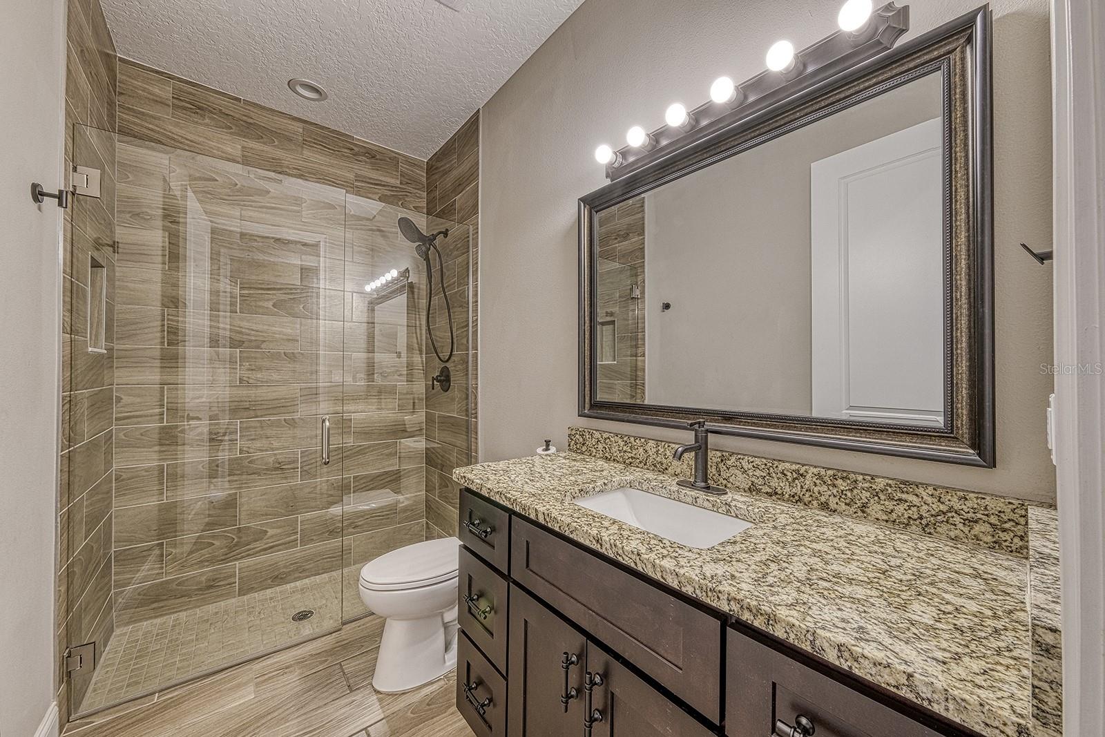 Image 37 of 54 For 6592 Taxiway Circle