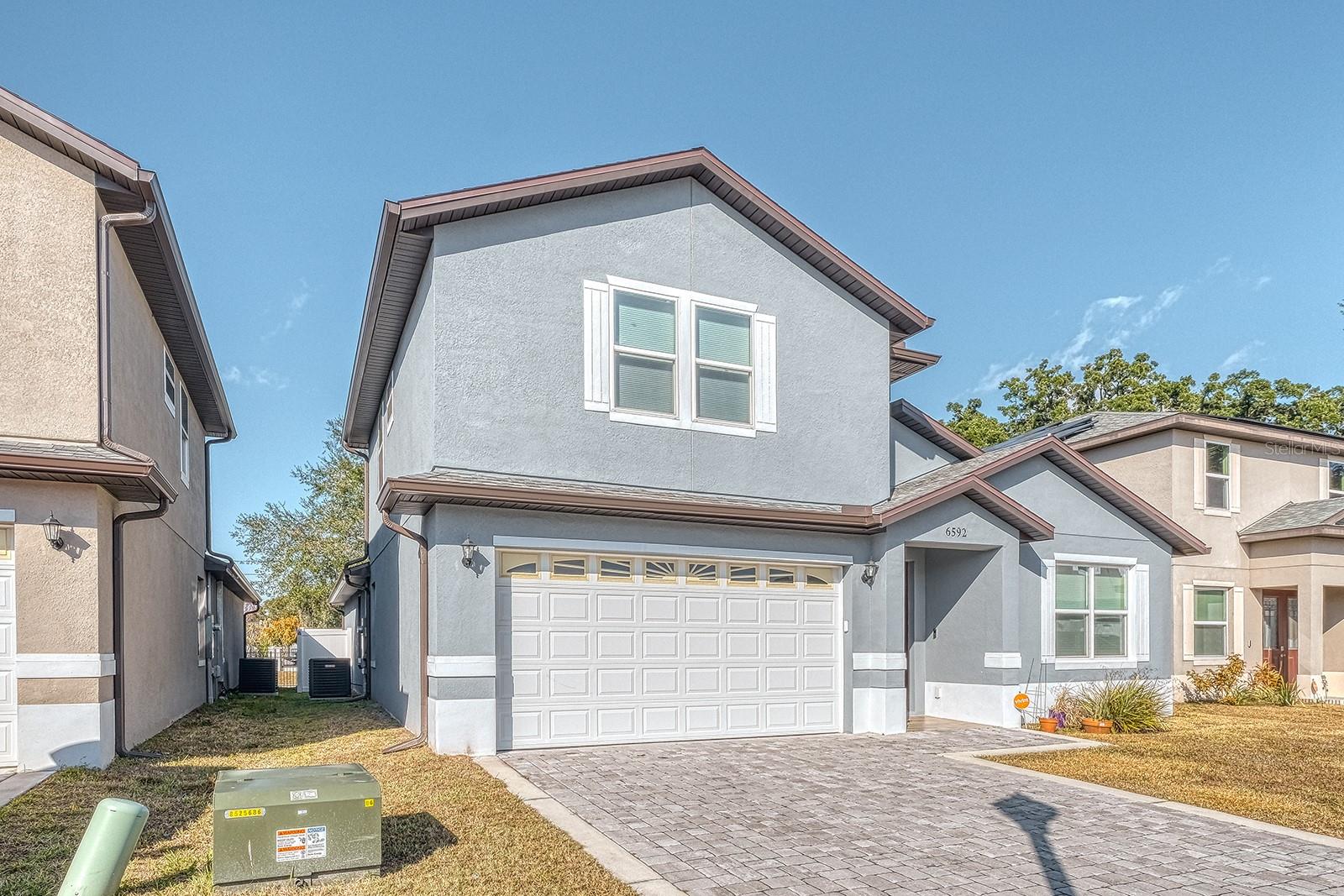 Image 4 of 54 For 6592 Taxiway Circle