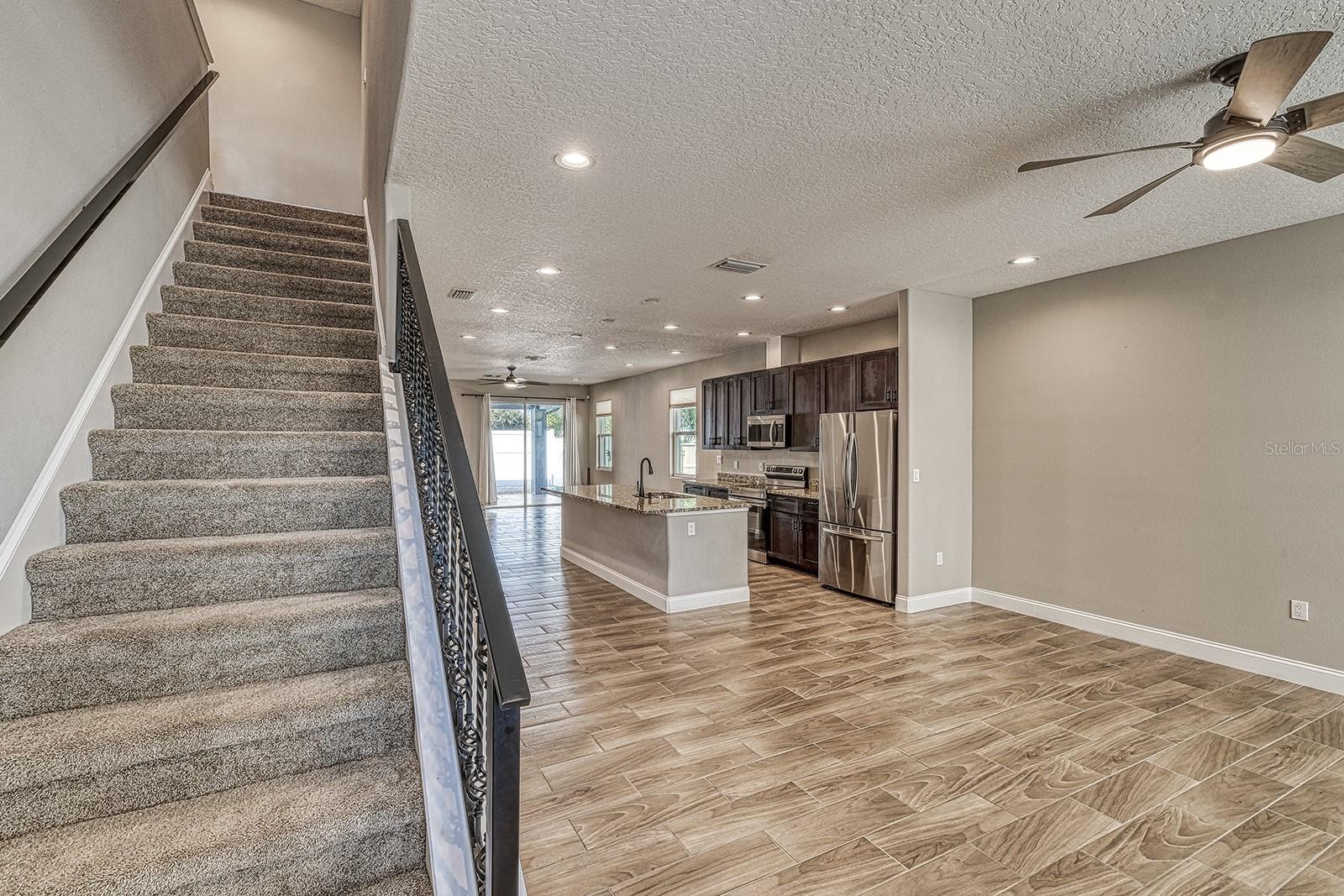 Image 7 of 54 For 6592 Taxiway Circle