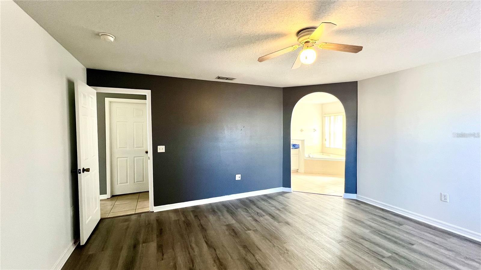 Image 19 of 26 For 16349 Coopers Hawk Avenue