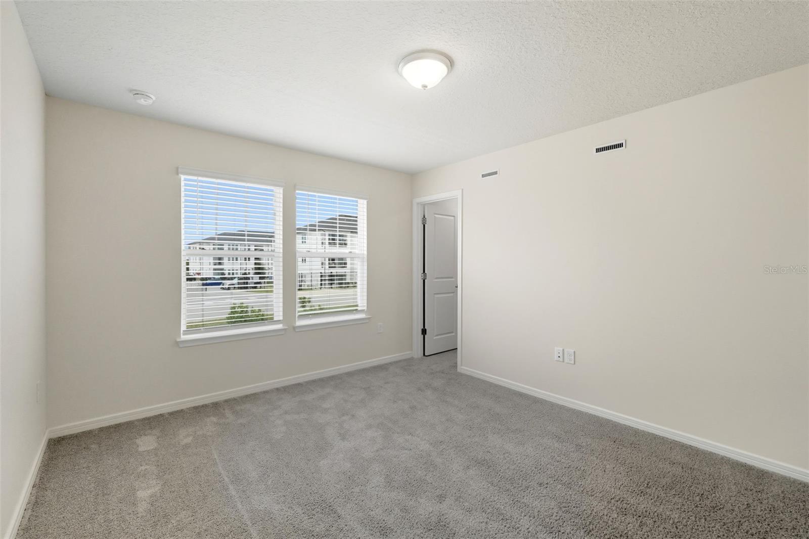 Image 17 of 35 For 2851 Stunning Avenue