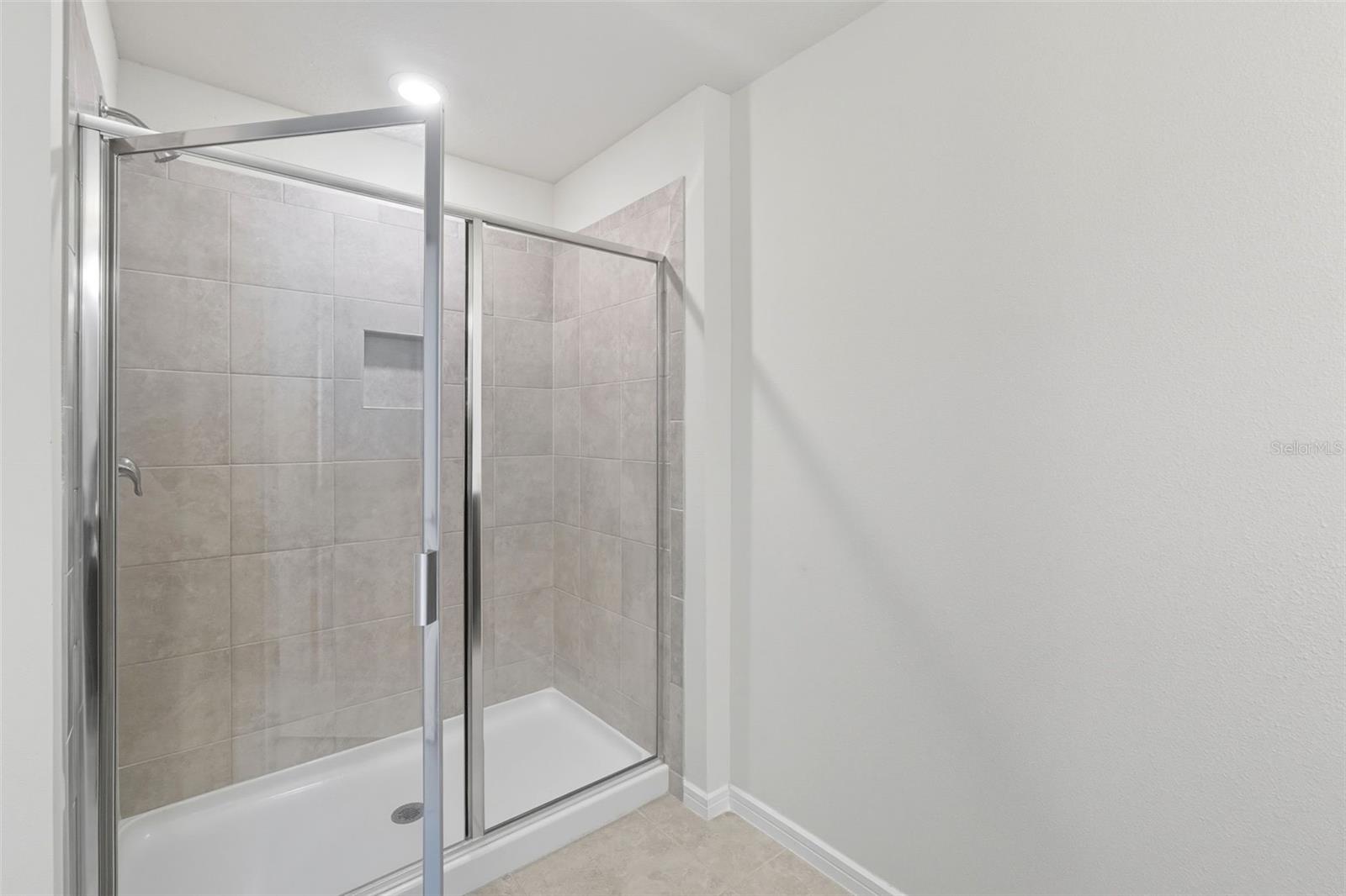 Image 20 of 35 For 2851 Stunning Avenue