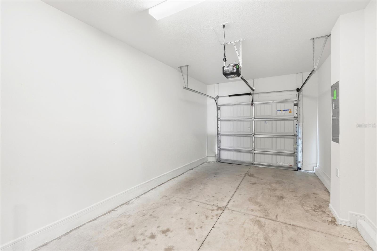 Image 26 of 35 For 2851 Stunning Avenue