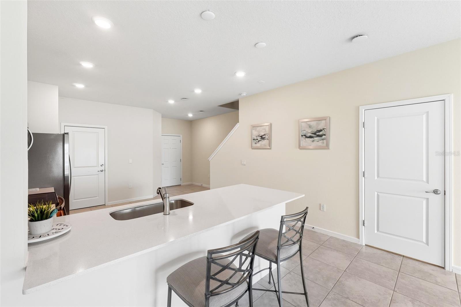 Image 7 of 35 For 2851 Stunning Avenue