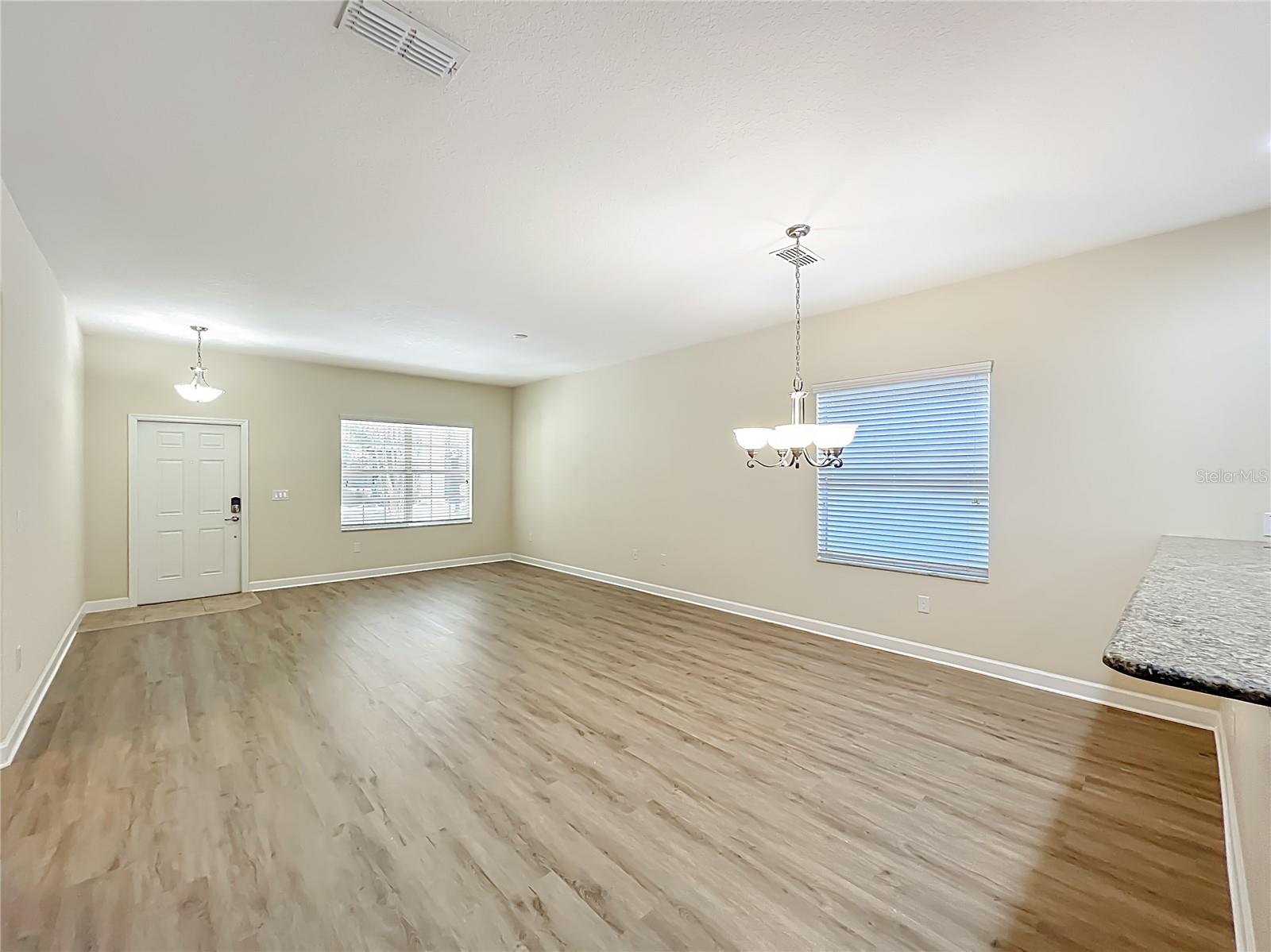 Image 11 of 41 For 15693 Signature Drive