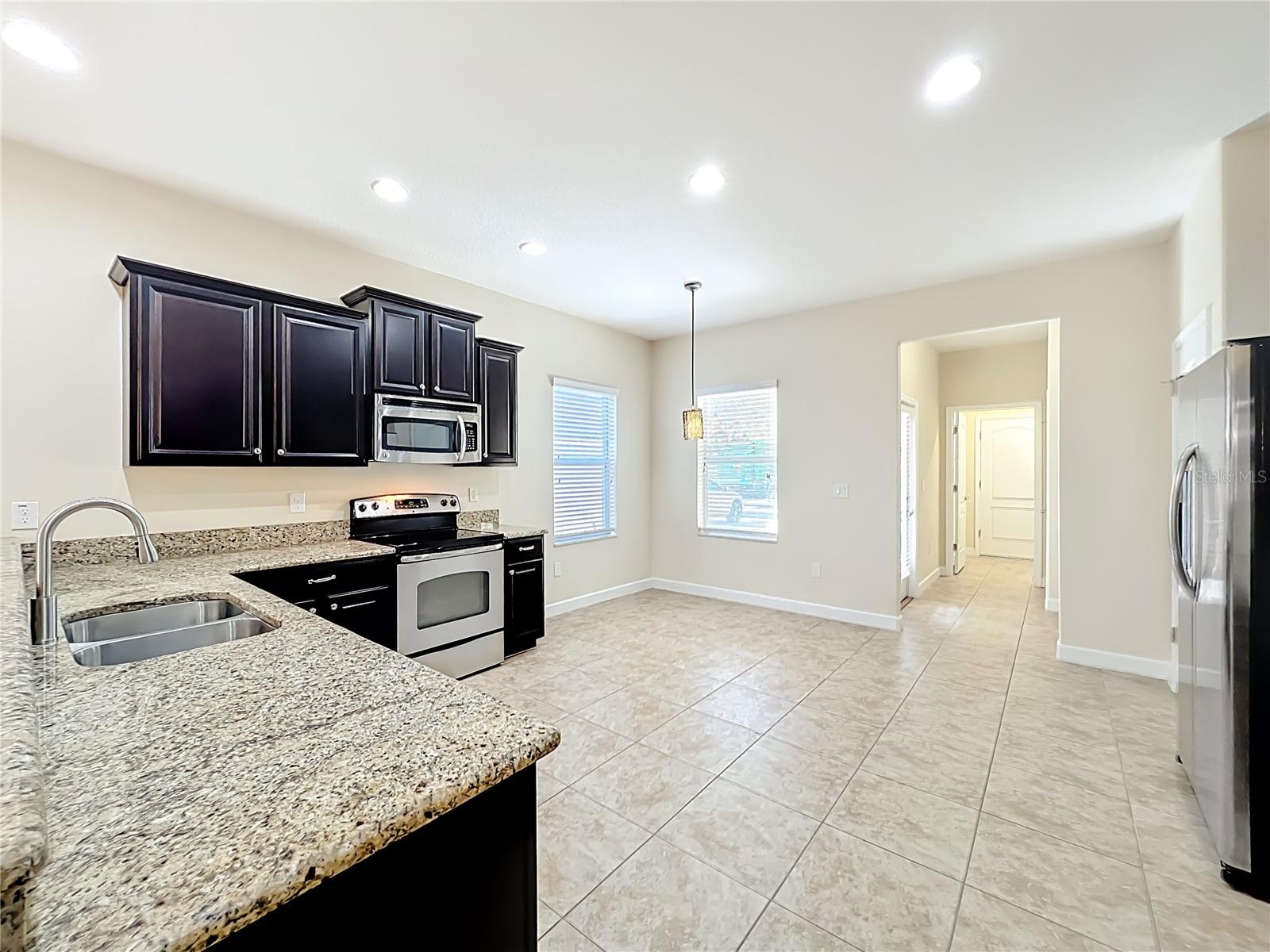 Image 13 of 41 For 15693 Signature Drive