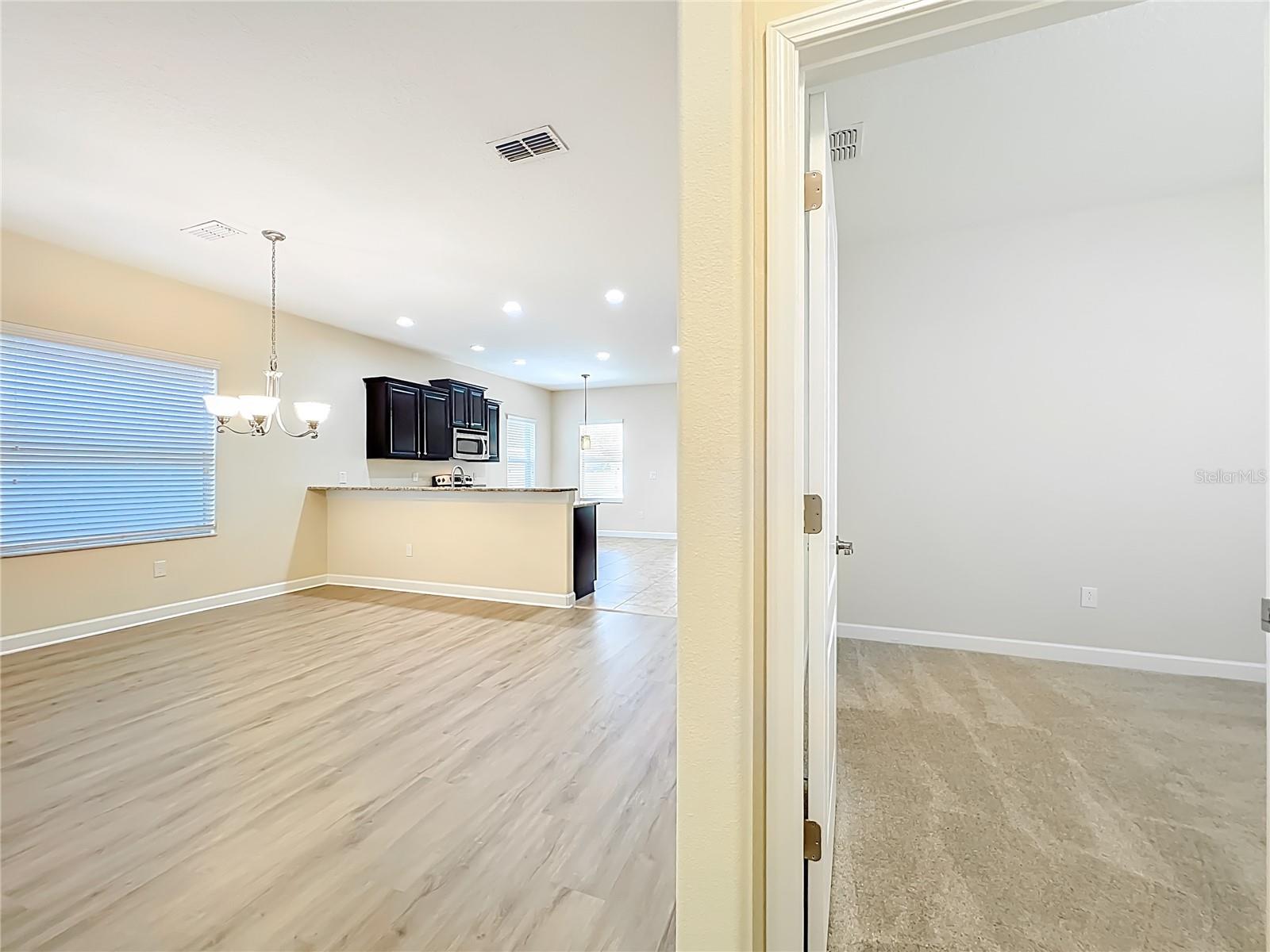 Image 17 of 41 For 15693 Signature Drive