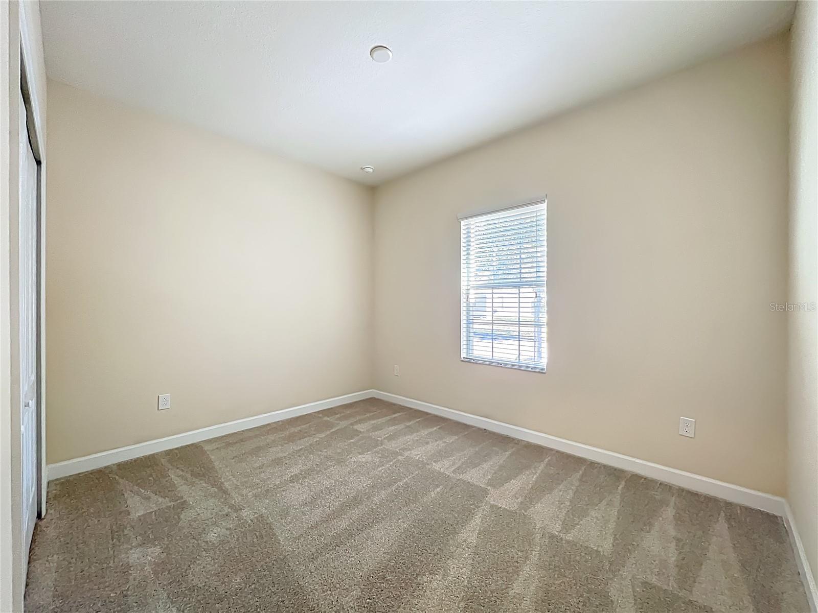 Image 19 of 41 For 15693 Signature Drive