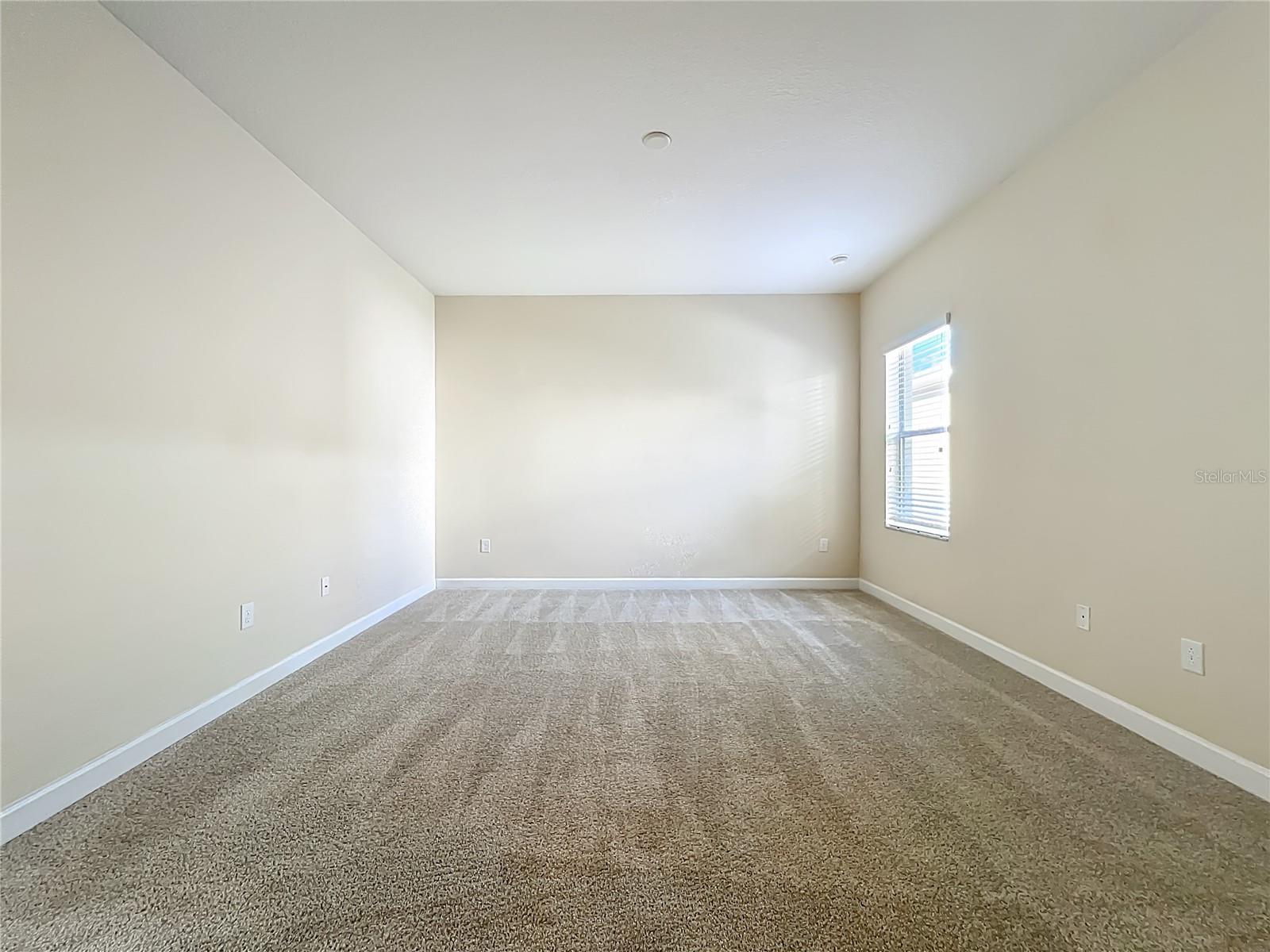 Image 23 of 41 For 15693 Signature Drive