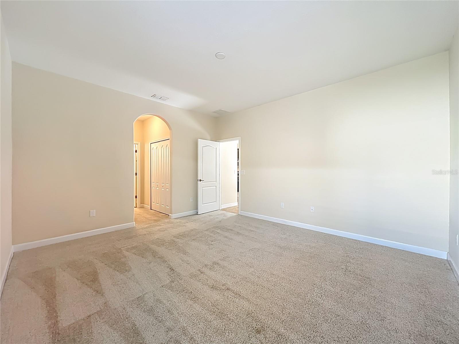 Image 25 of 41 For 15693 Signature Drive