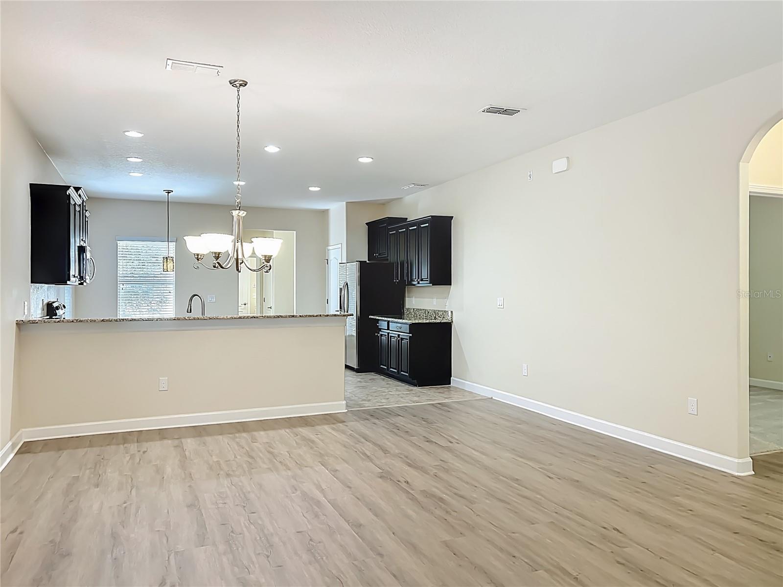 Image 9 of 41 For 15693 Signature Drive