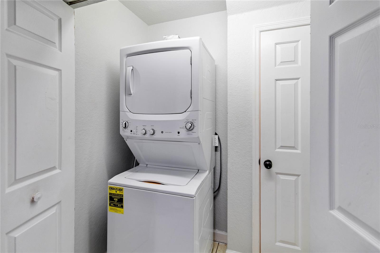 Image 14 of 29 For 211 Dawn Court