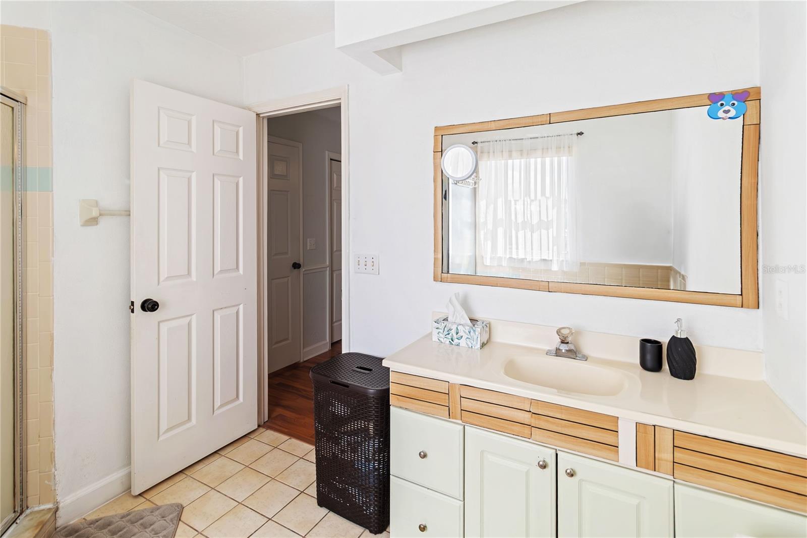 Image 21 of 29 For 211 Dawn Court