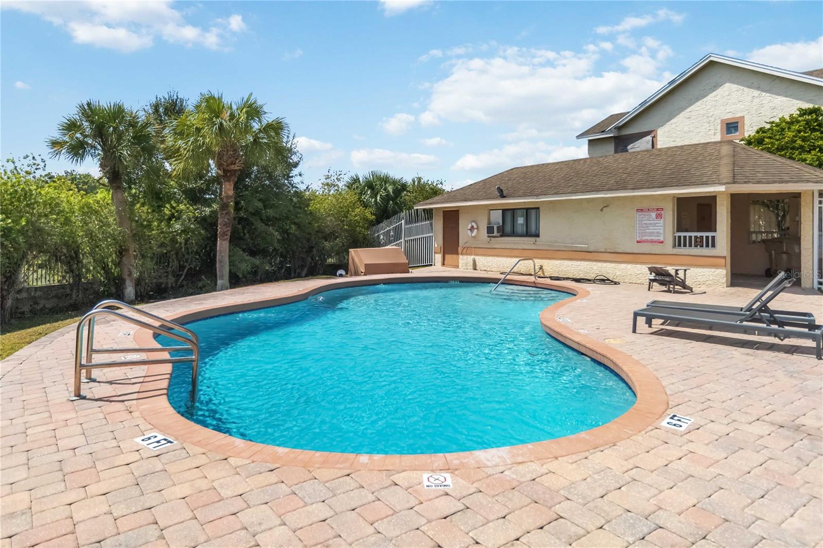 Image 24 of 29 For 211 Dawn Court