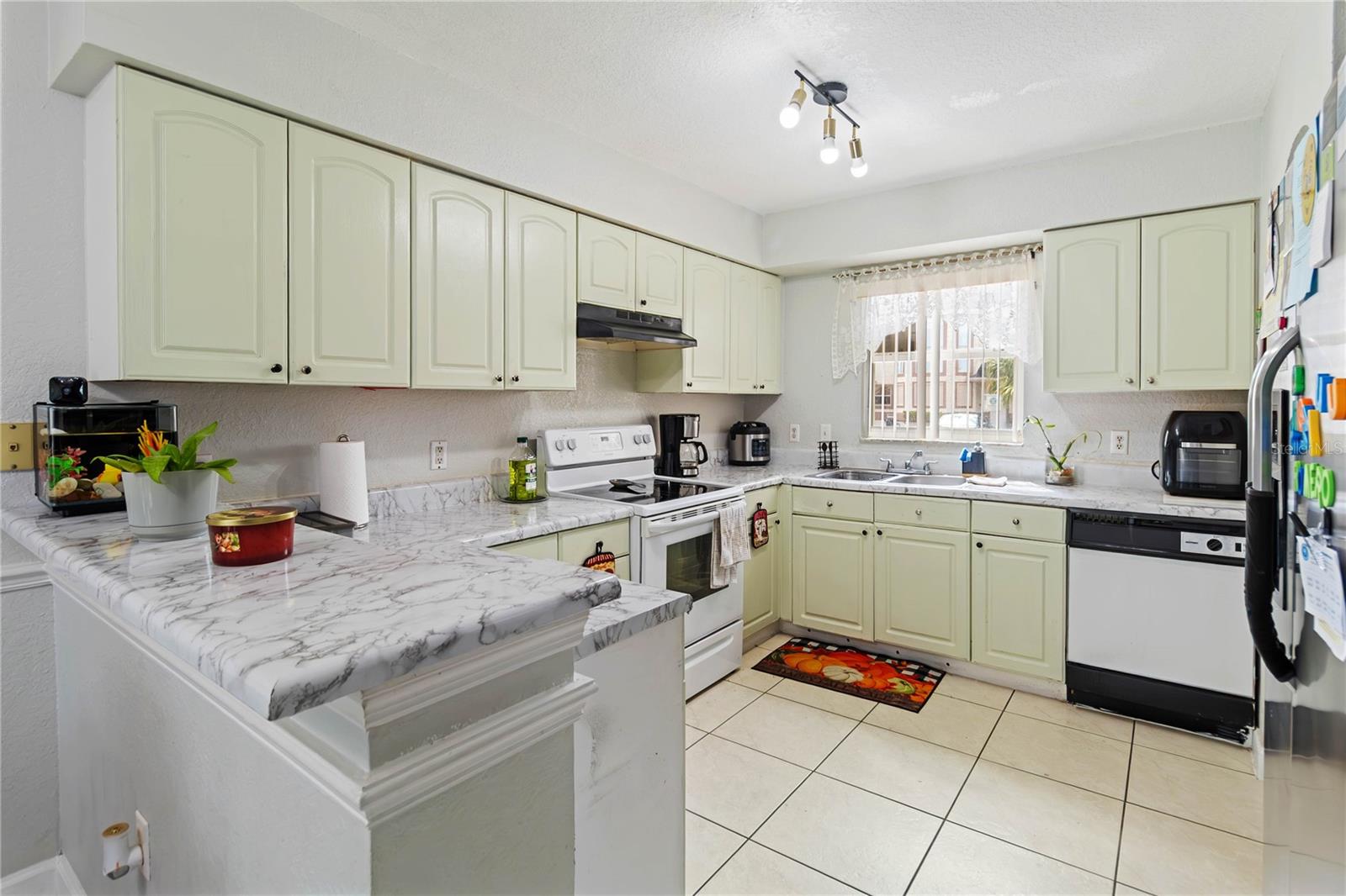 Image 8 of 29 For 211 Dawn Court