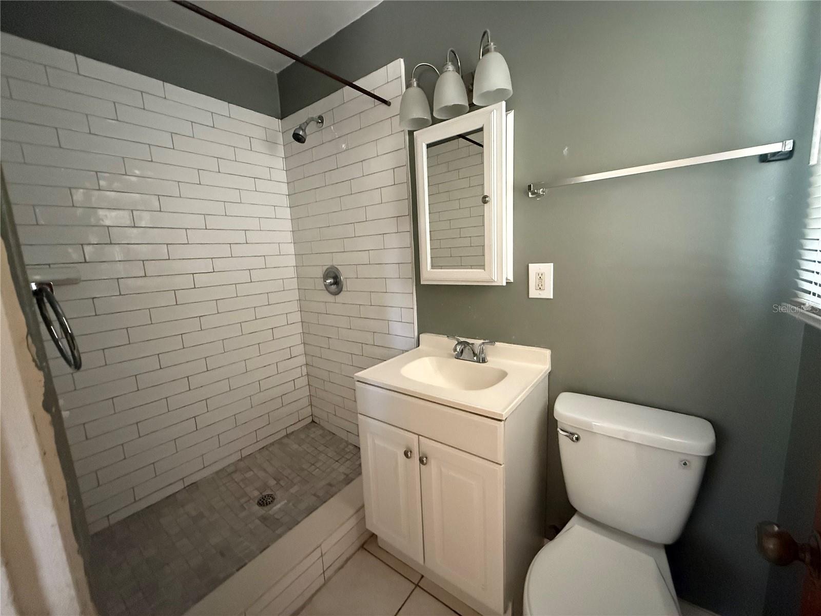 Image 10 of 18 For 2628 Milton Avenue