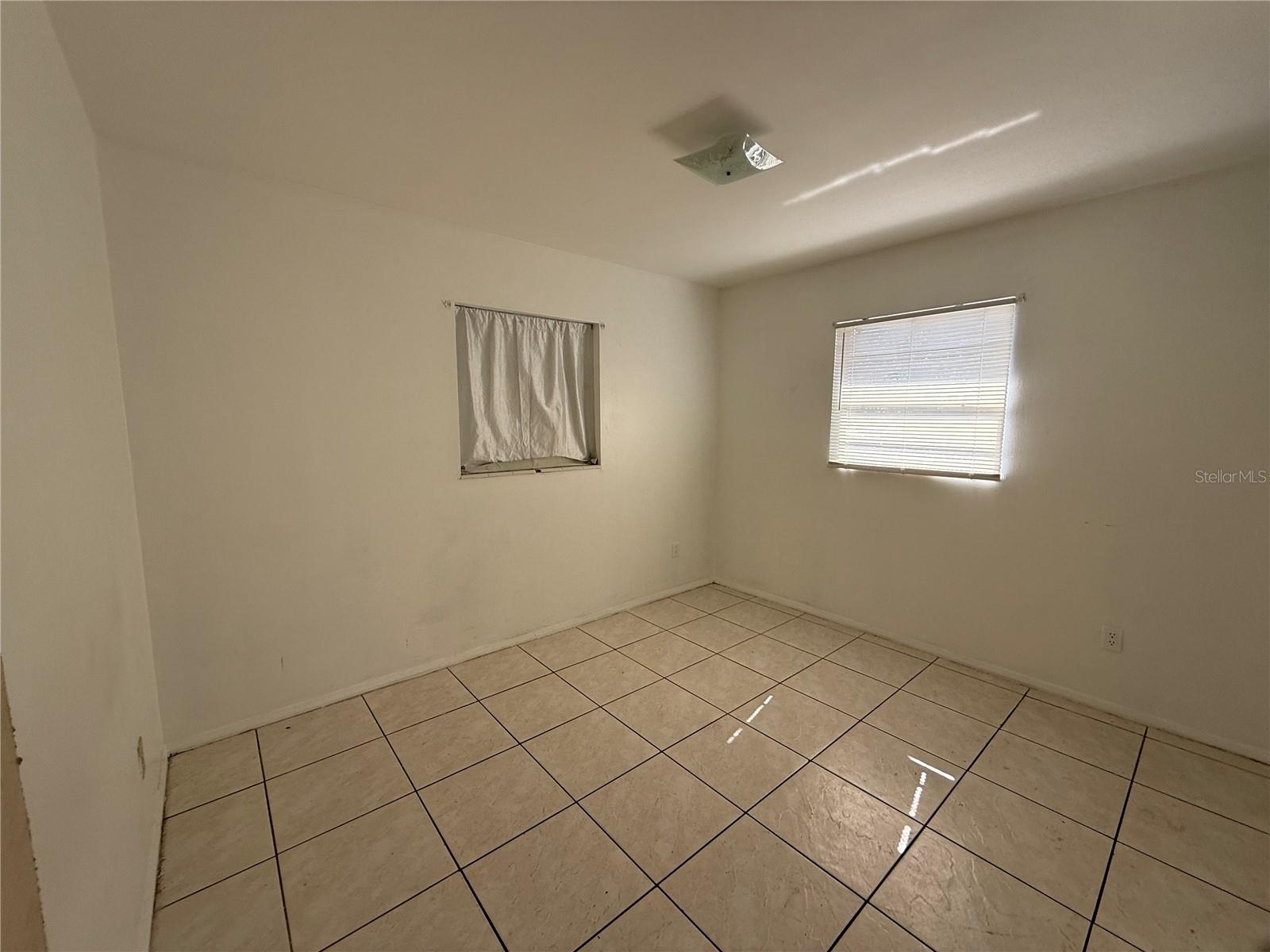 Image 11 of 18 For 2628 Milton Avenue