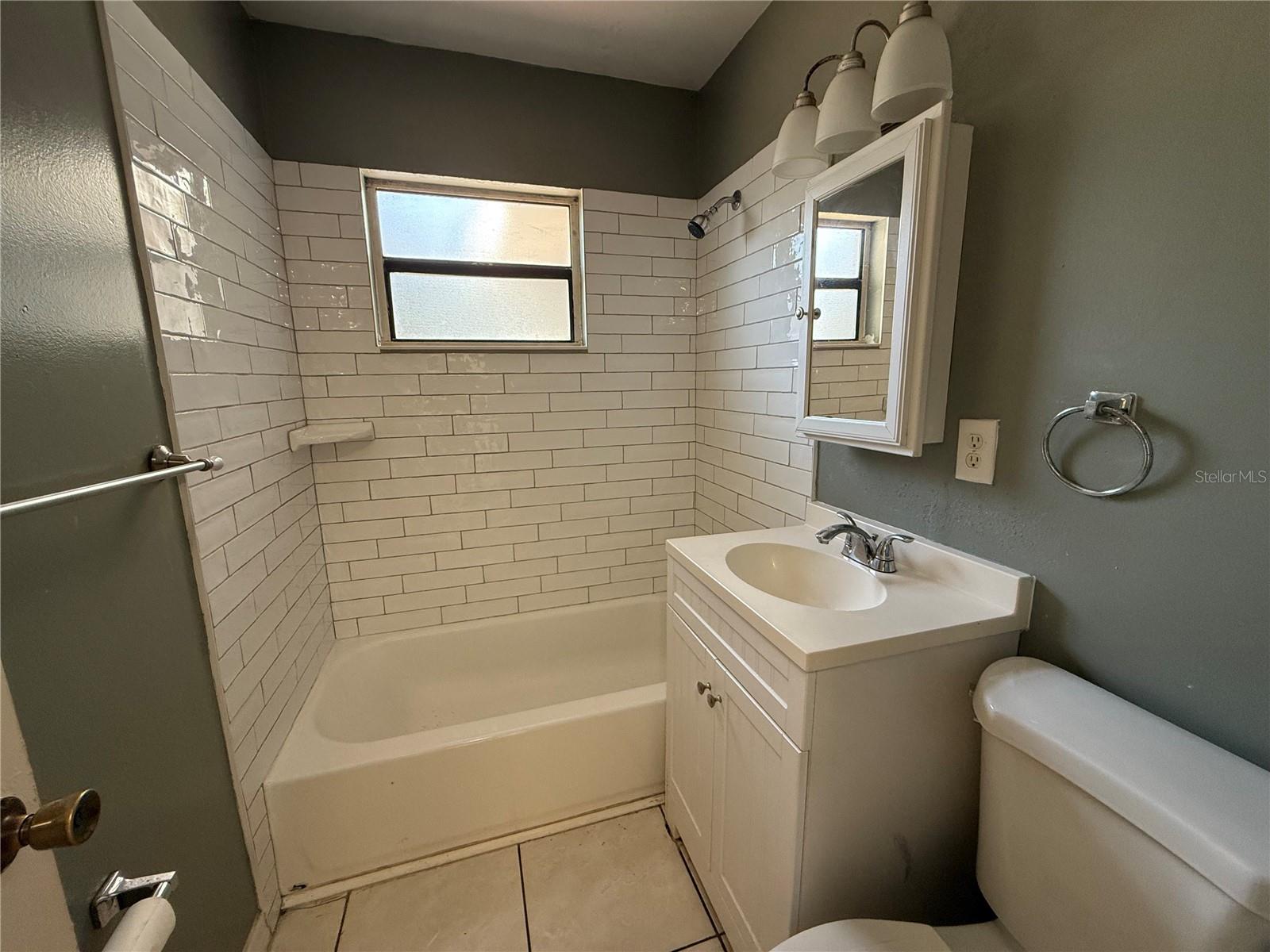 Image 12 of 18 For 2628 Milton Avenue