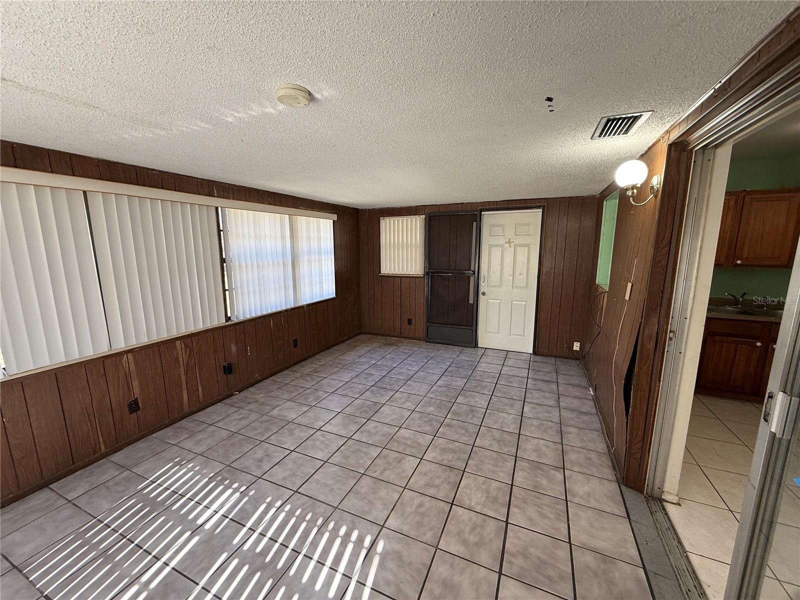 Image 14 of 18 For 2628 Milton Avenue