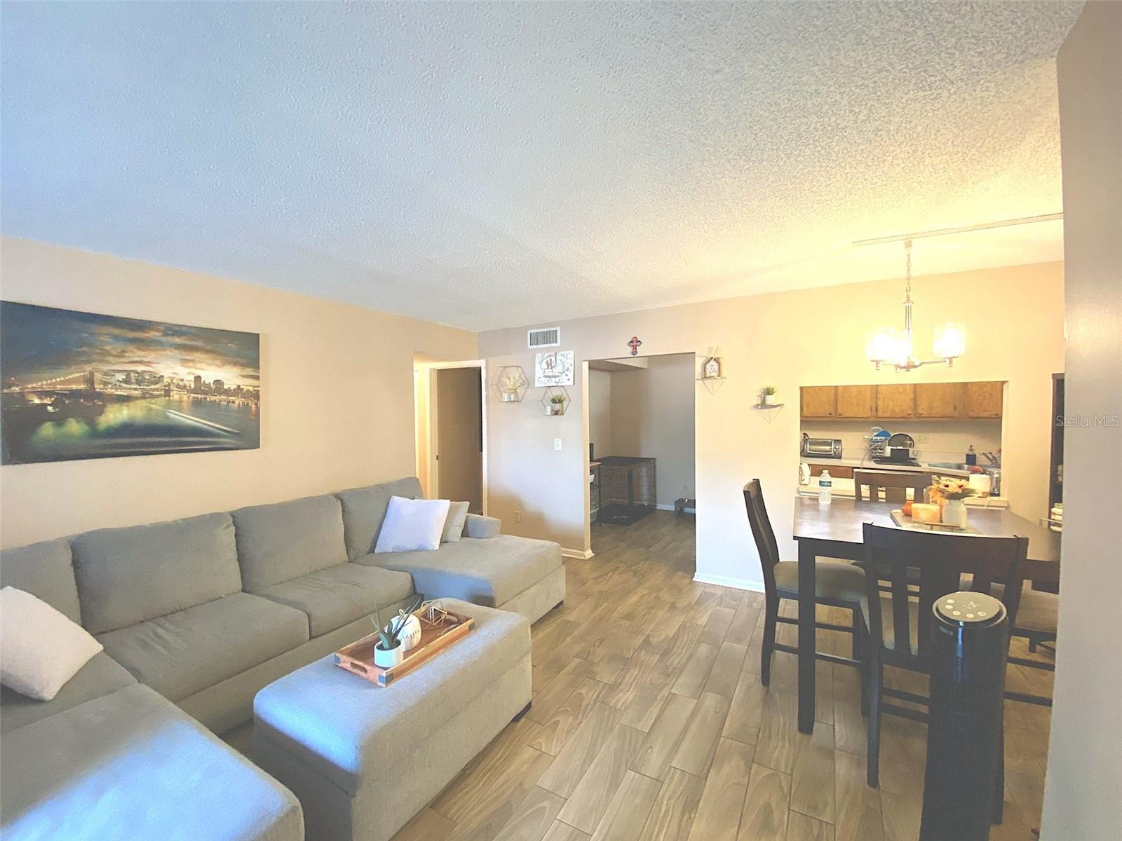 Image 3 of 23 For 8213 Sun Spring Circle 31