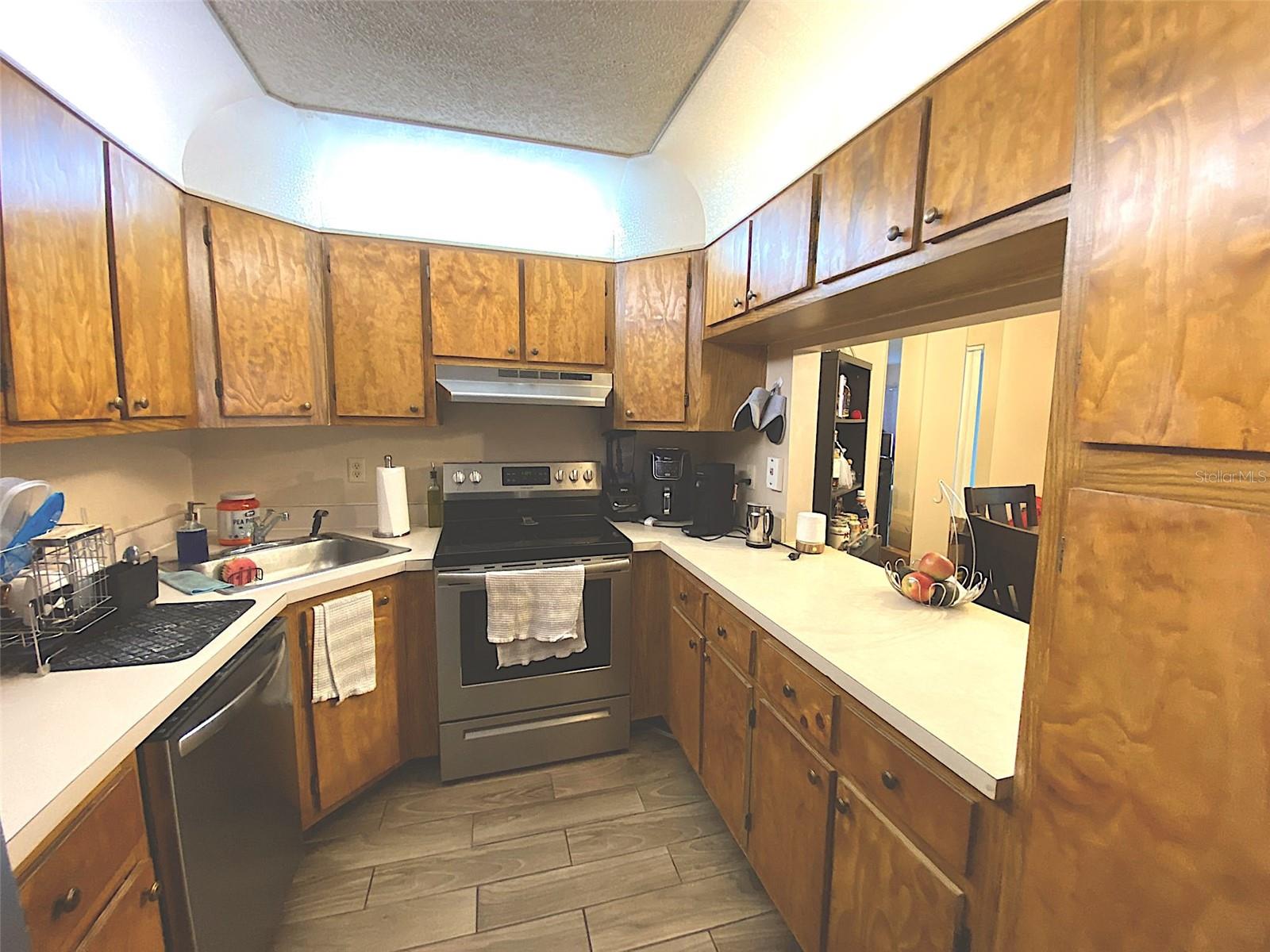 Image 6 of 23 For 8213 Sun Spring Circle 31