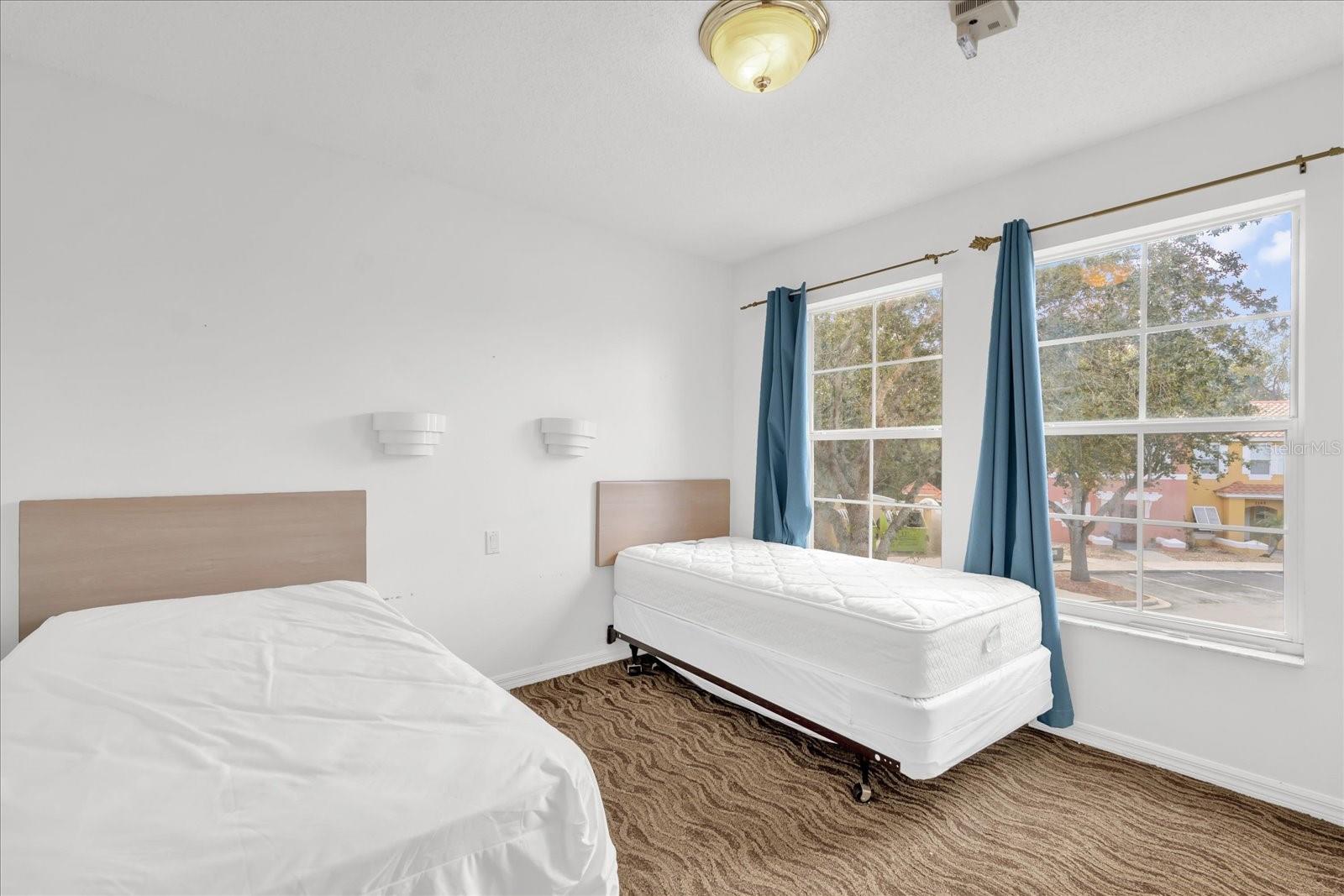 Image 13 of 31 For 1001 Park Ridge Circle