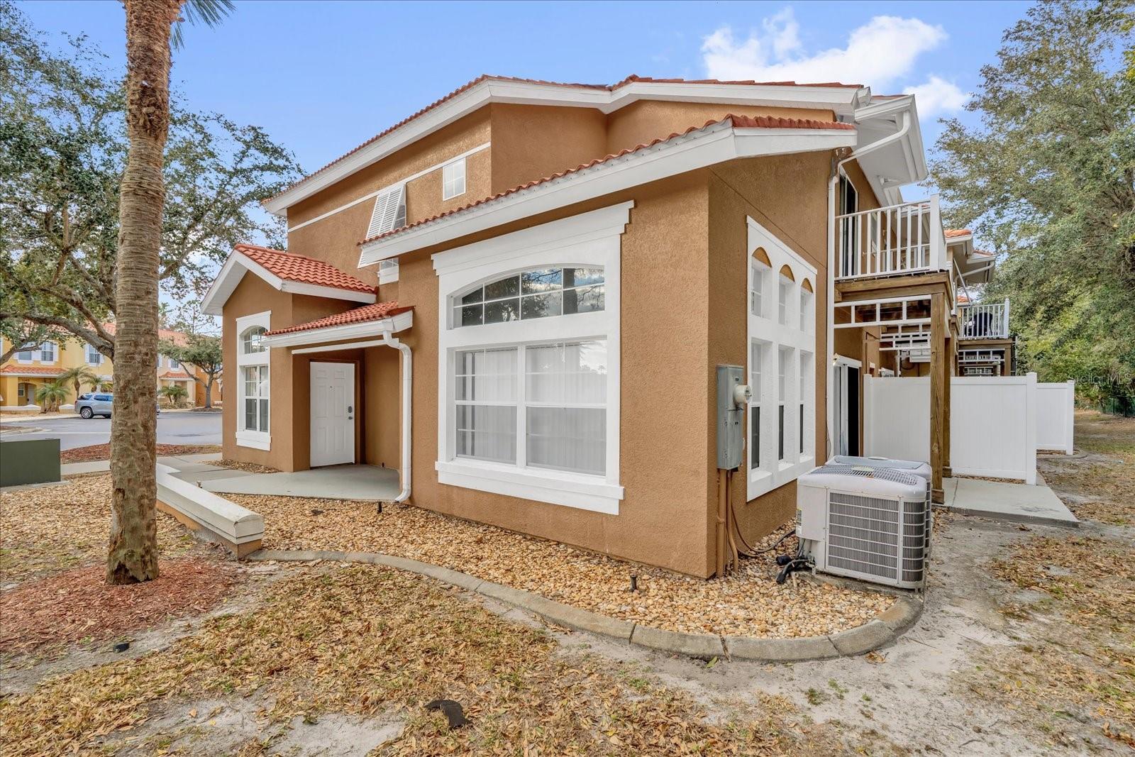 Image 2 of 31 For 1001 Park Ridge Circle