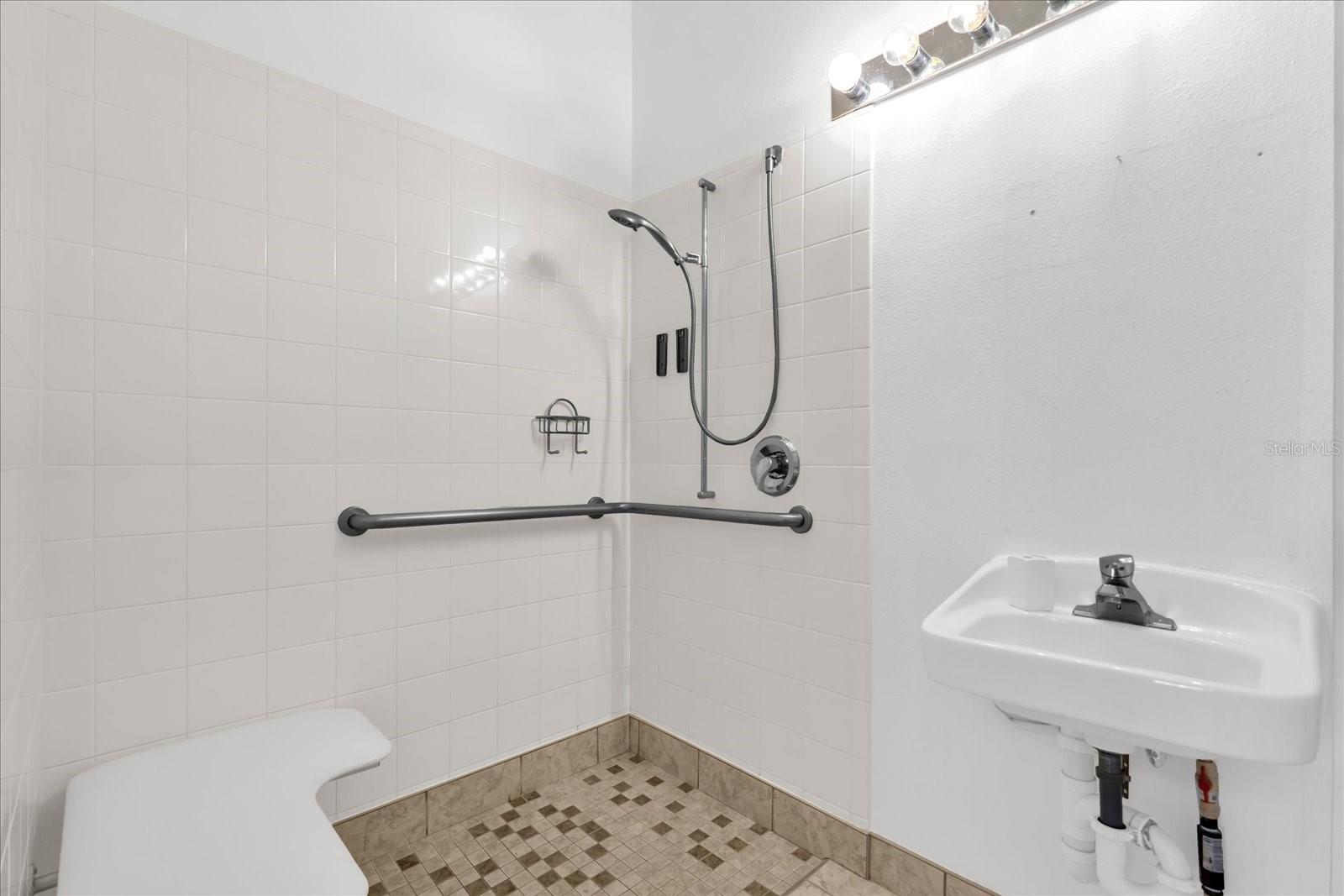 Image 20 of 31 For 1001 Park Ridge Circle