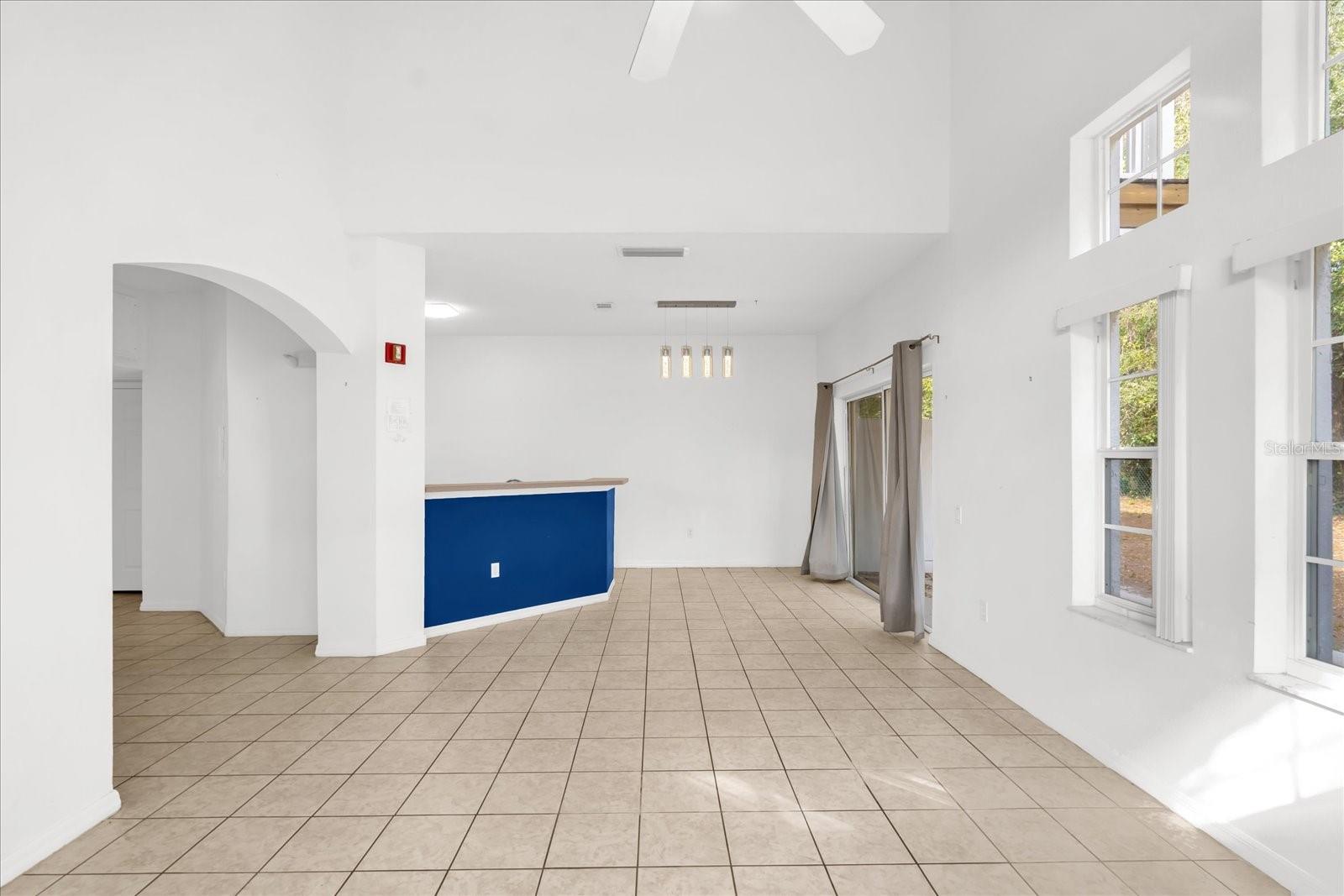 Image 4 of 31 For 1001 Park Ridge Circle