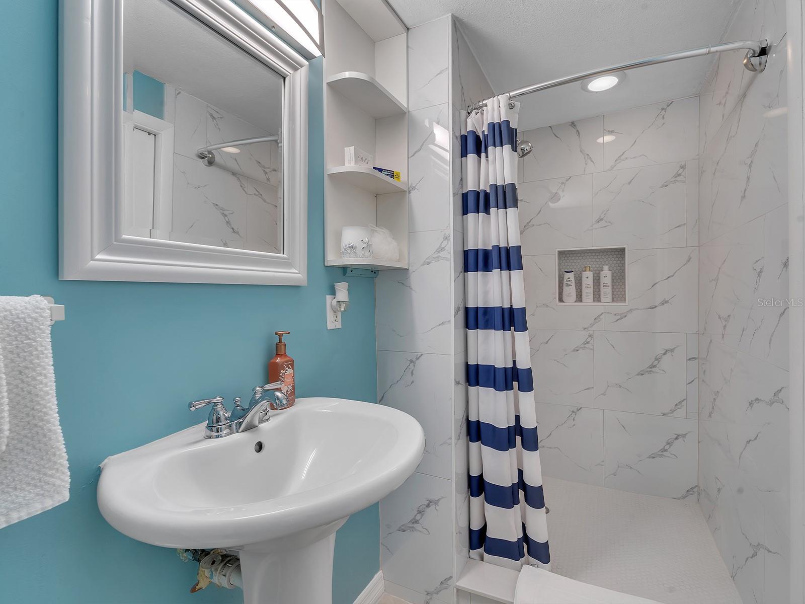 Image 20 of 27 For 7684 Oakhurst Road