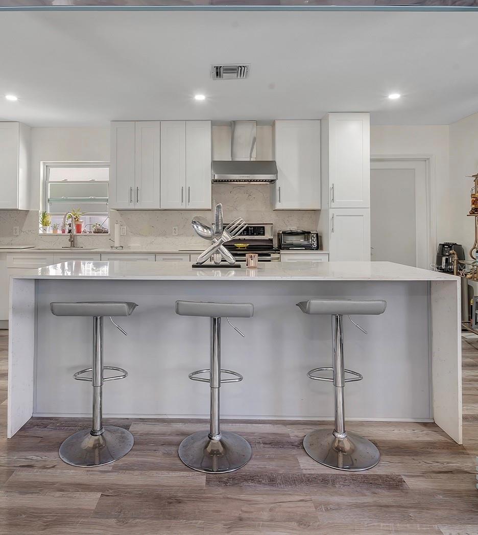 Image 9 of 27 For 7684 Oakhurst Road